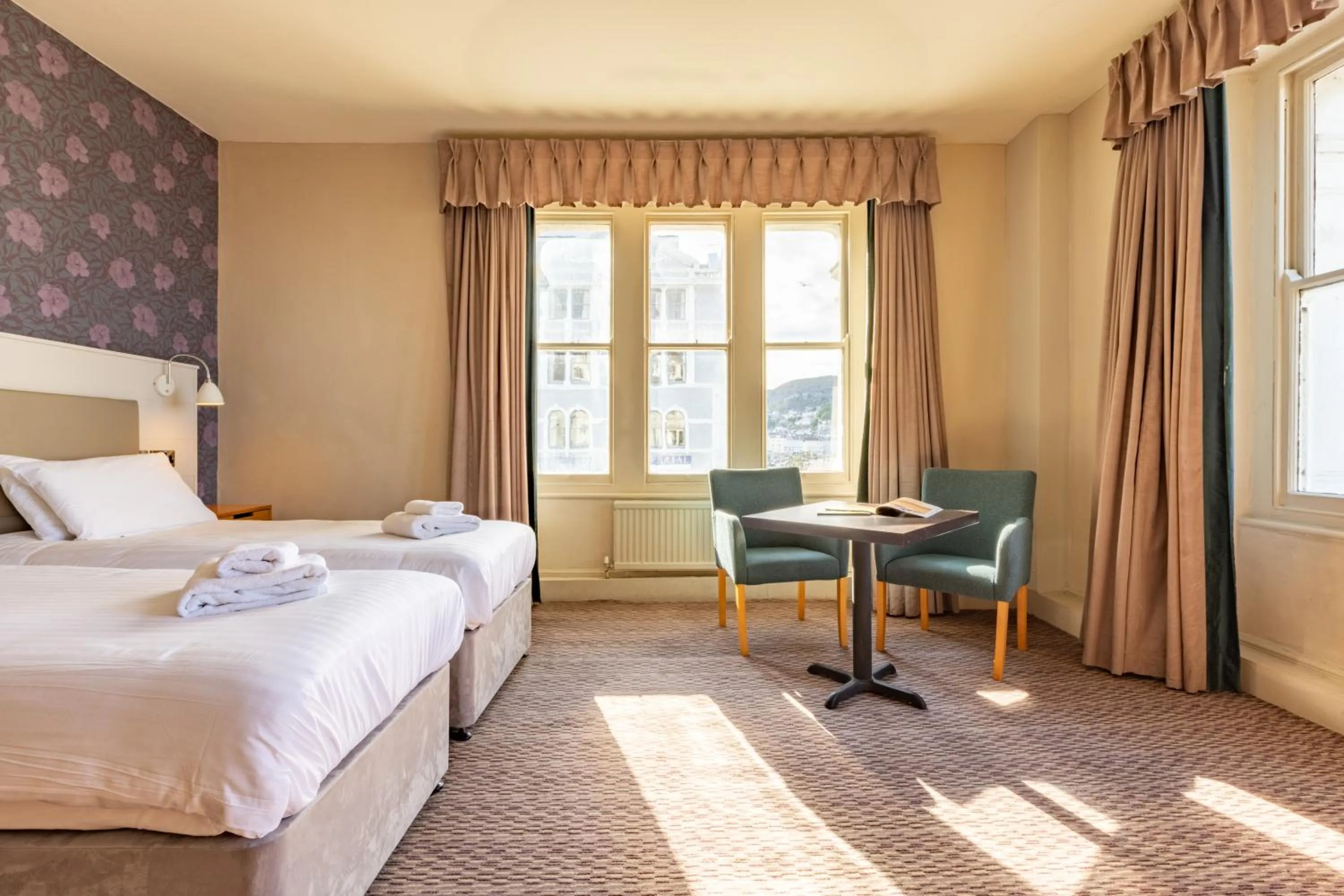 Bedroom, Bed in The Marine Hotel