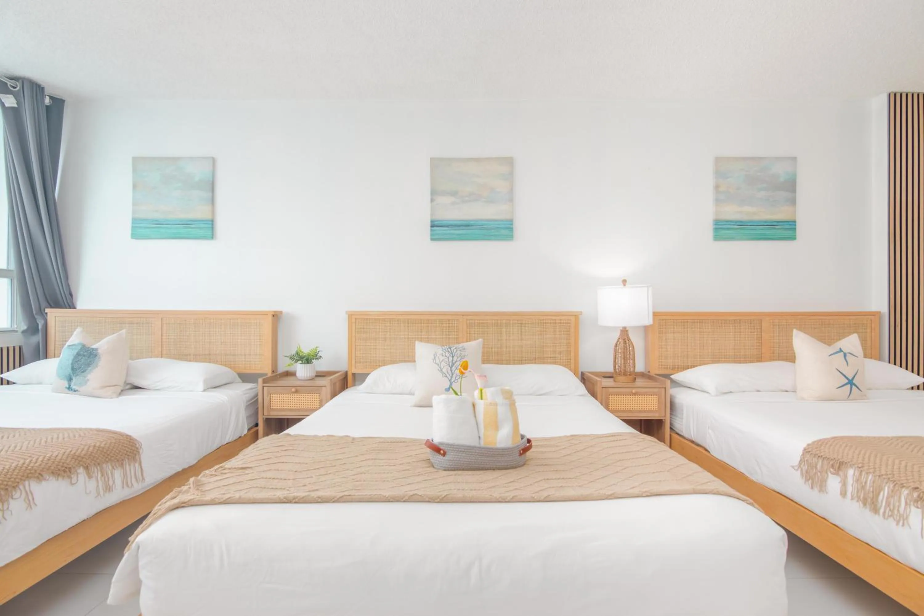 Bedroom, Bed in Girasole Apartments