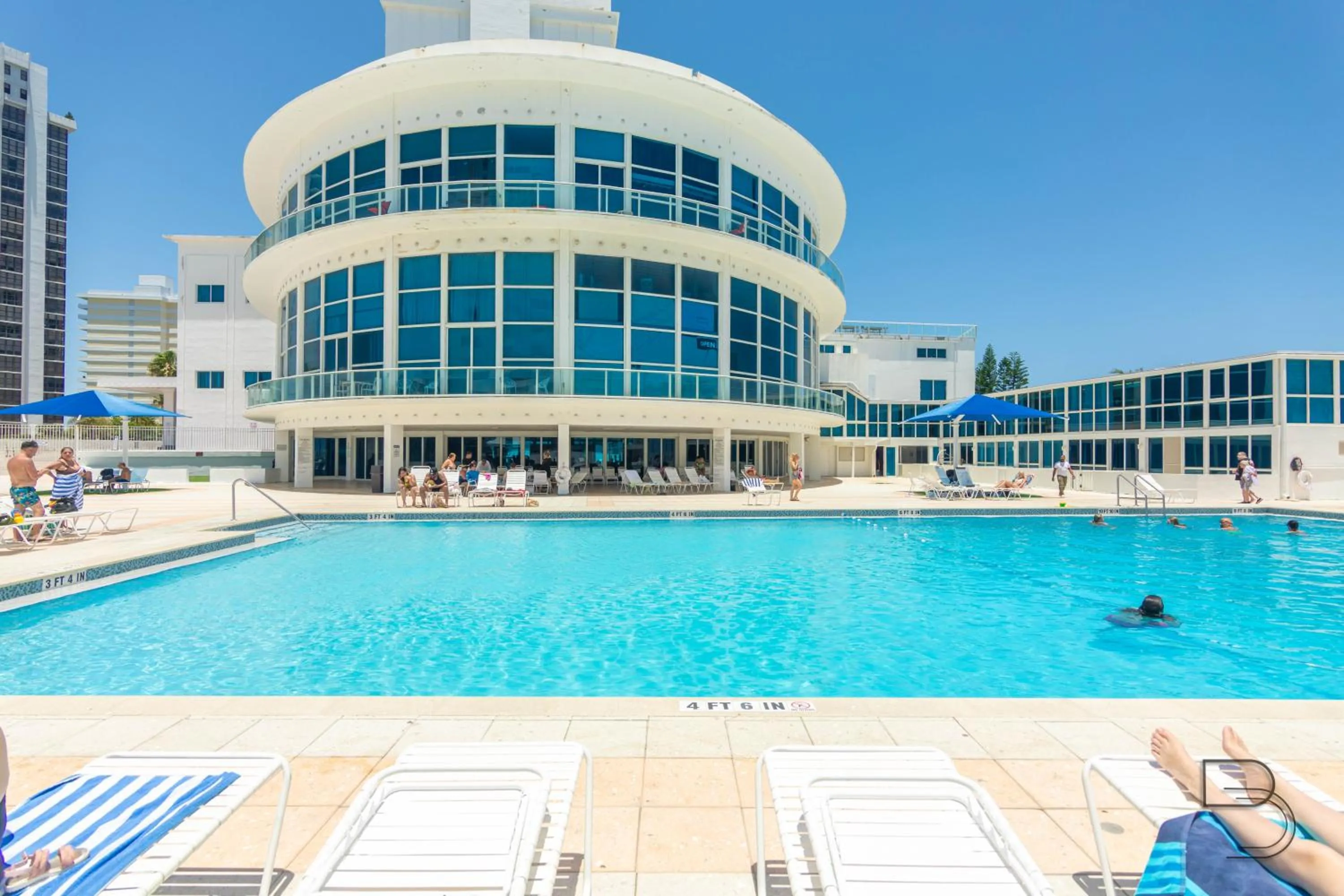 Property building in Girasole Apartments