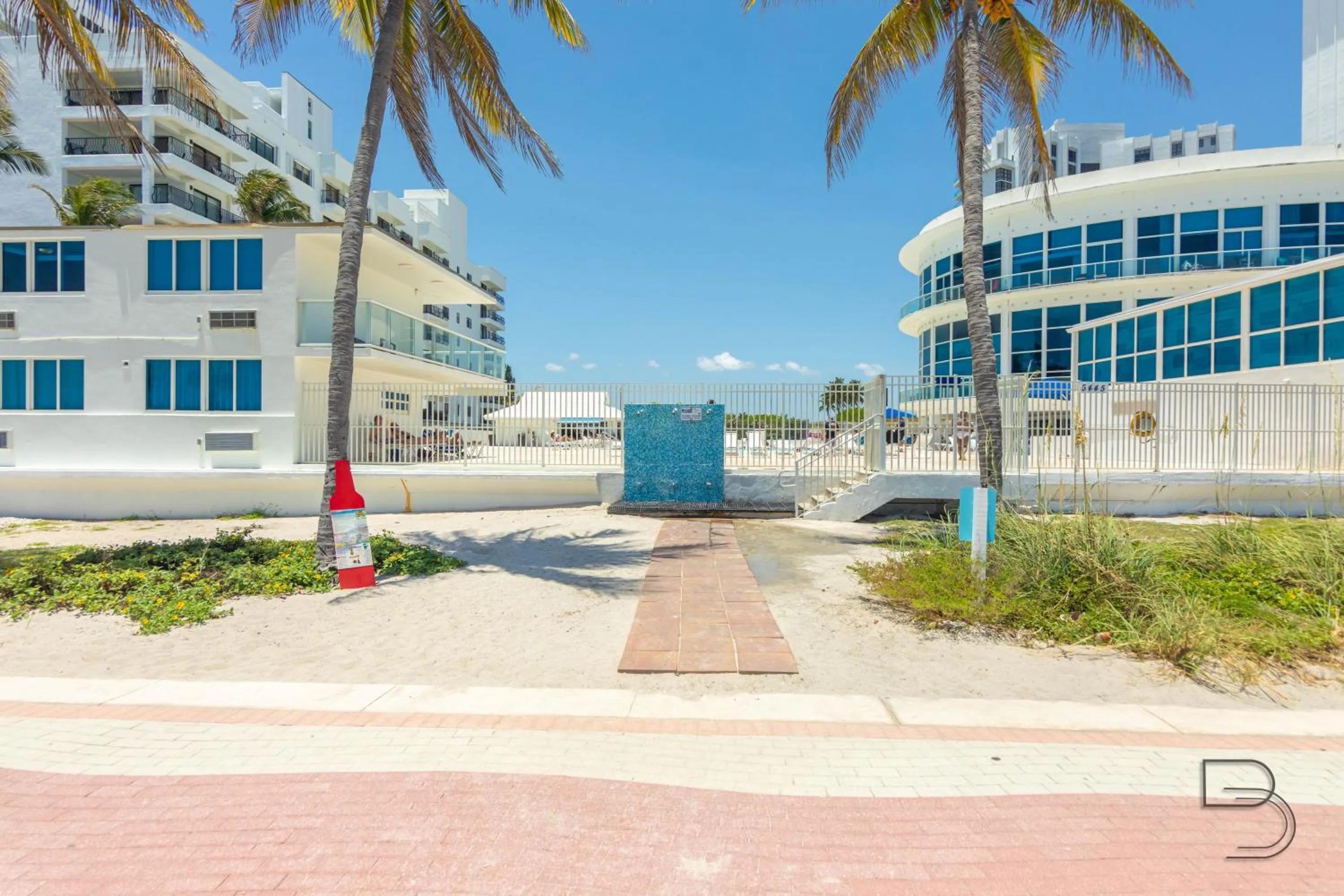 Property building in Girasole Apartments