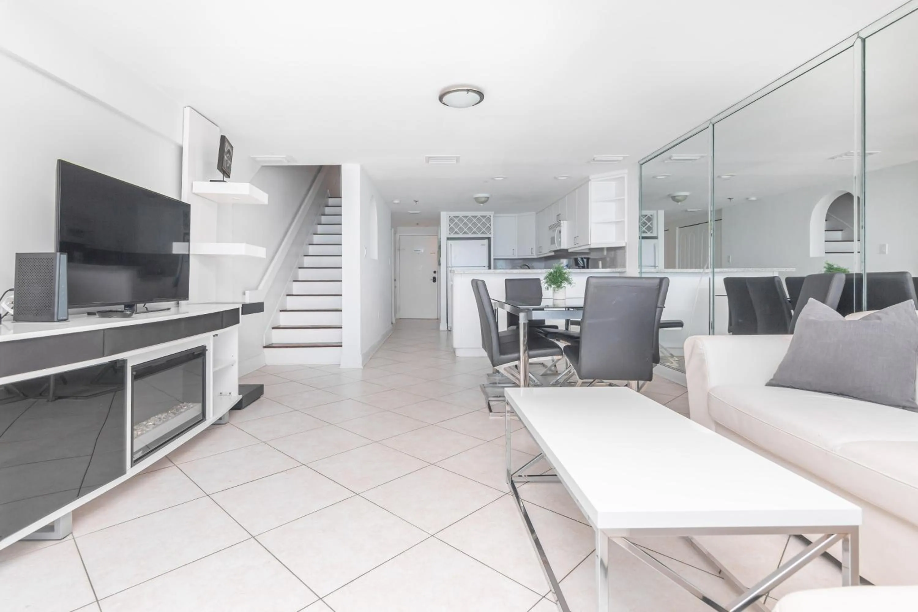 Loft in Girasole Apartments