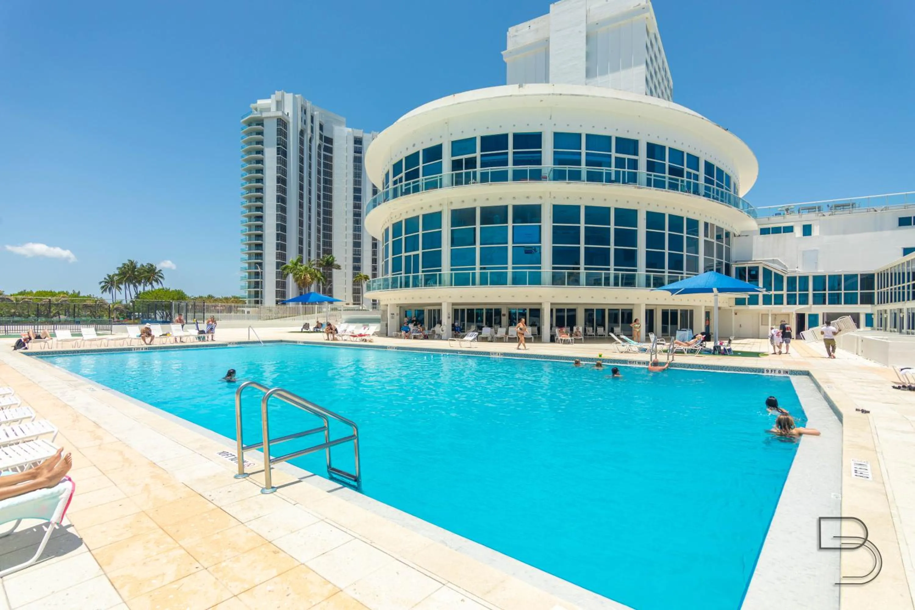 Property building in Girasole Apartments