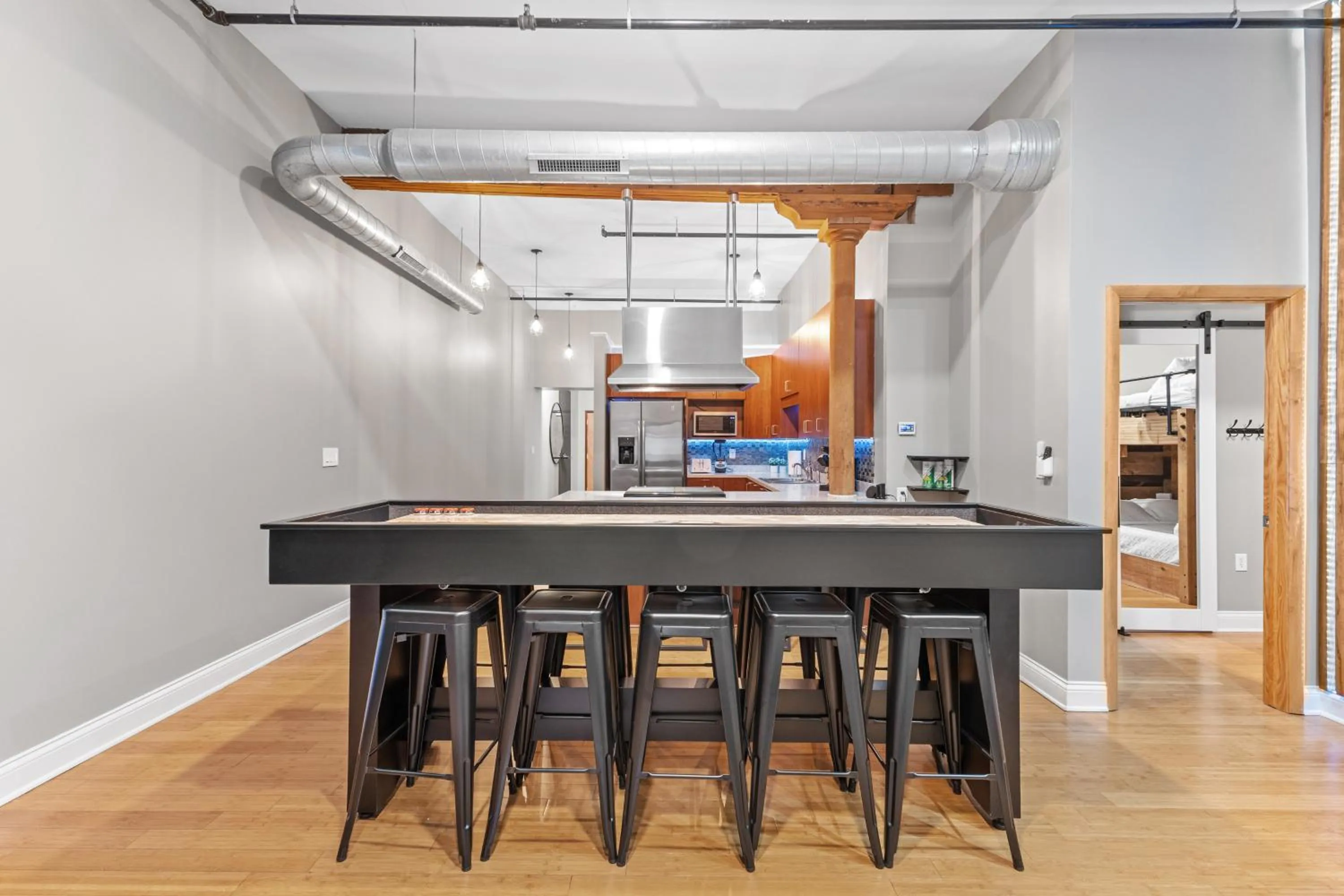 Georgia Street 4 Bedroom Condo Downtown!!