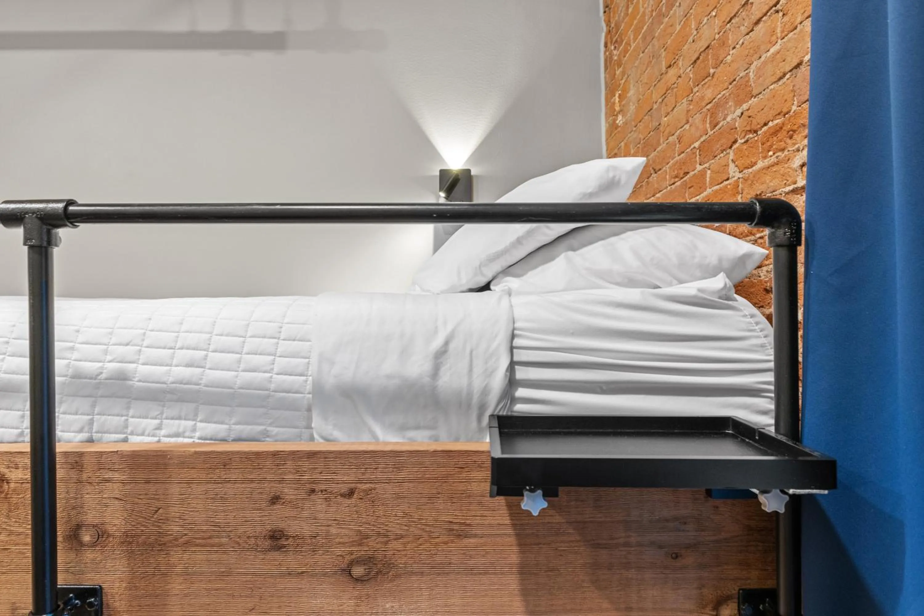 Georgia Street 4 Bedroom Condo Downtown!!