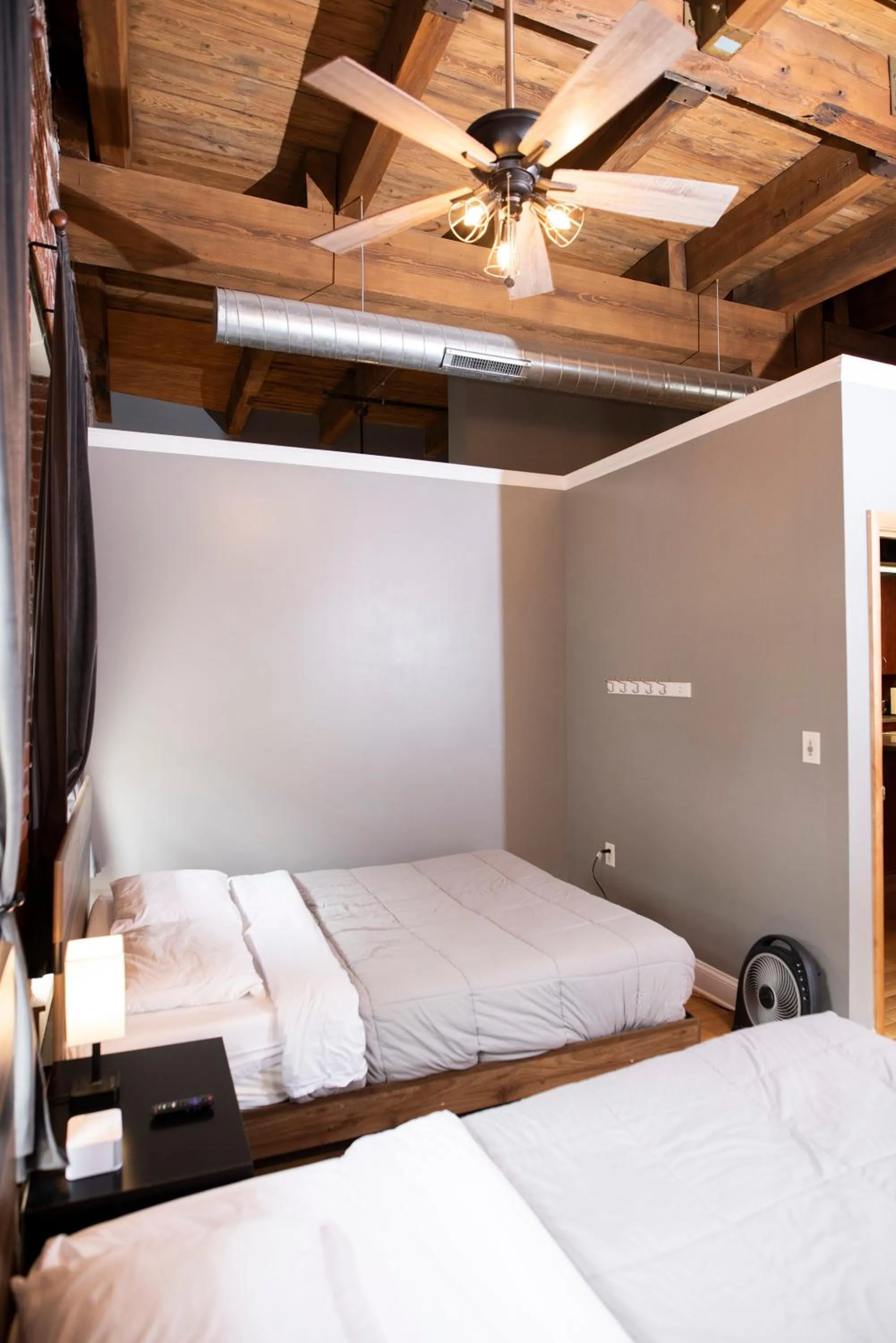 Georgia Street 4 Bedroom Condo Downtown!!