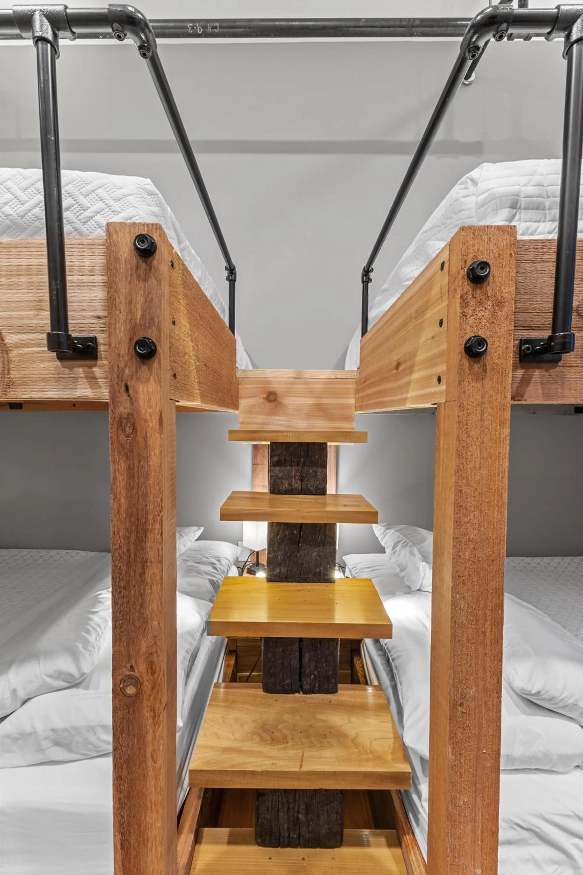 Georgia Street 4 Bedroom Condo Downtown!!