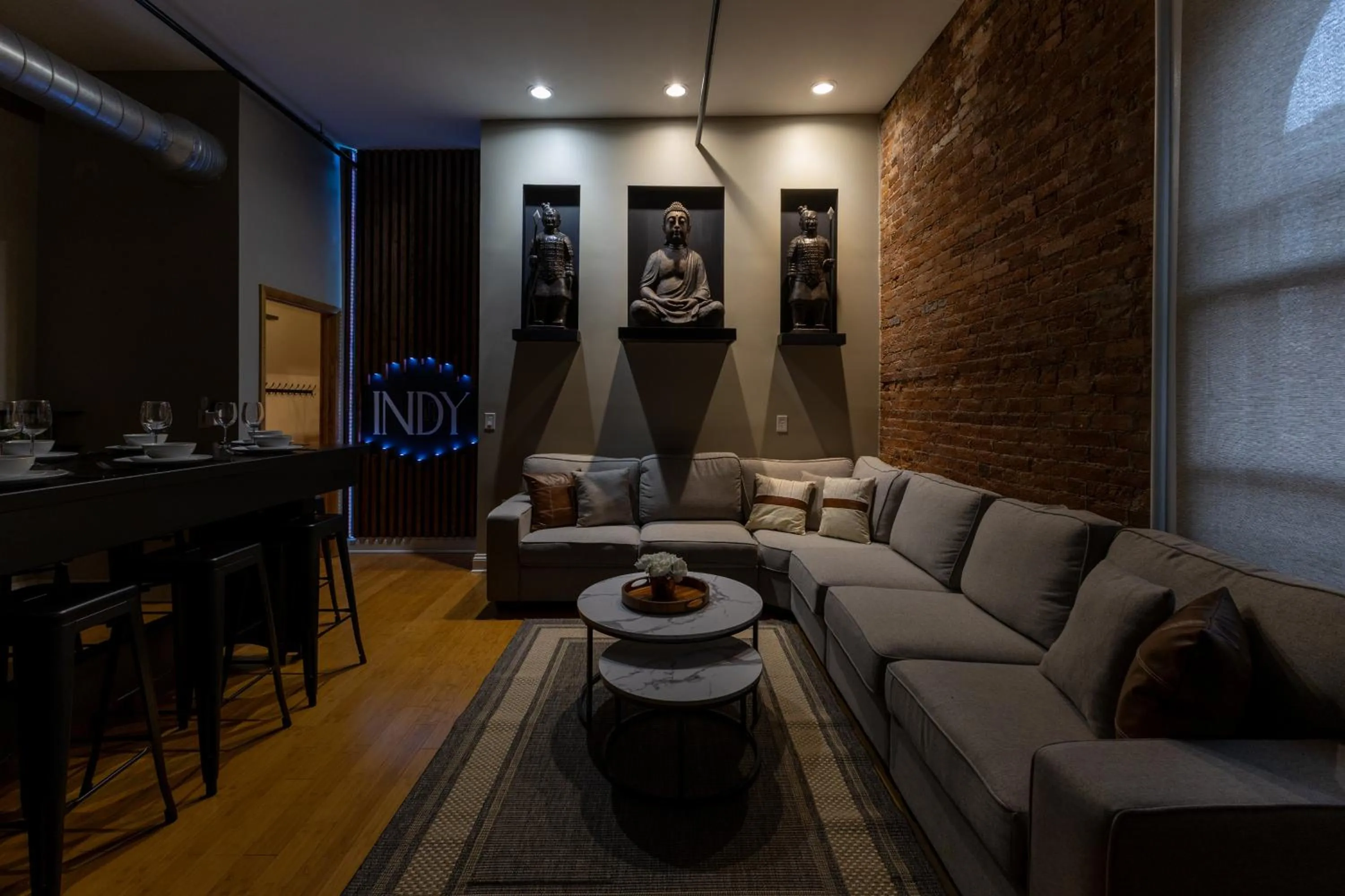 Georgia Street 4 Bedroom Condo Downtown!!