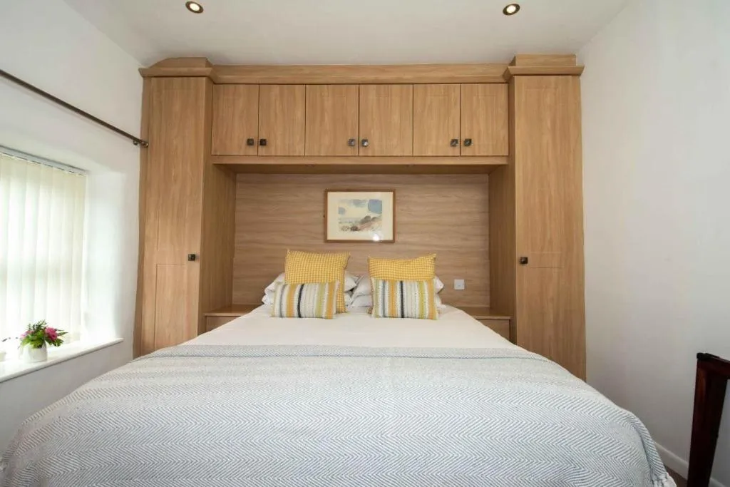 Bedroom, Bed in The Plough Inn