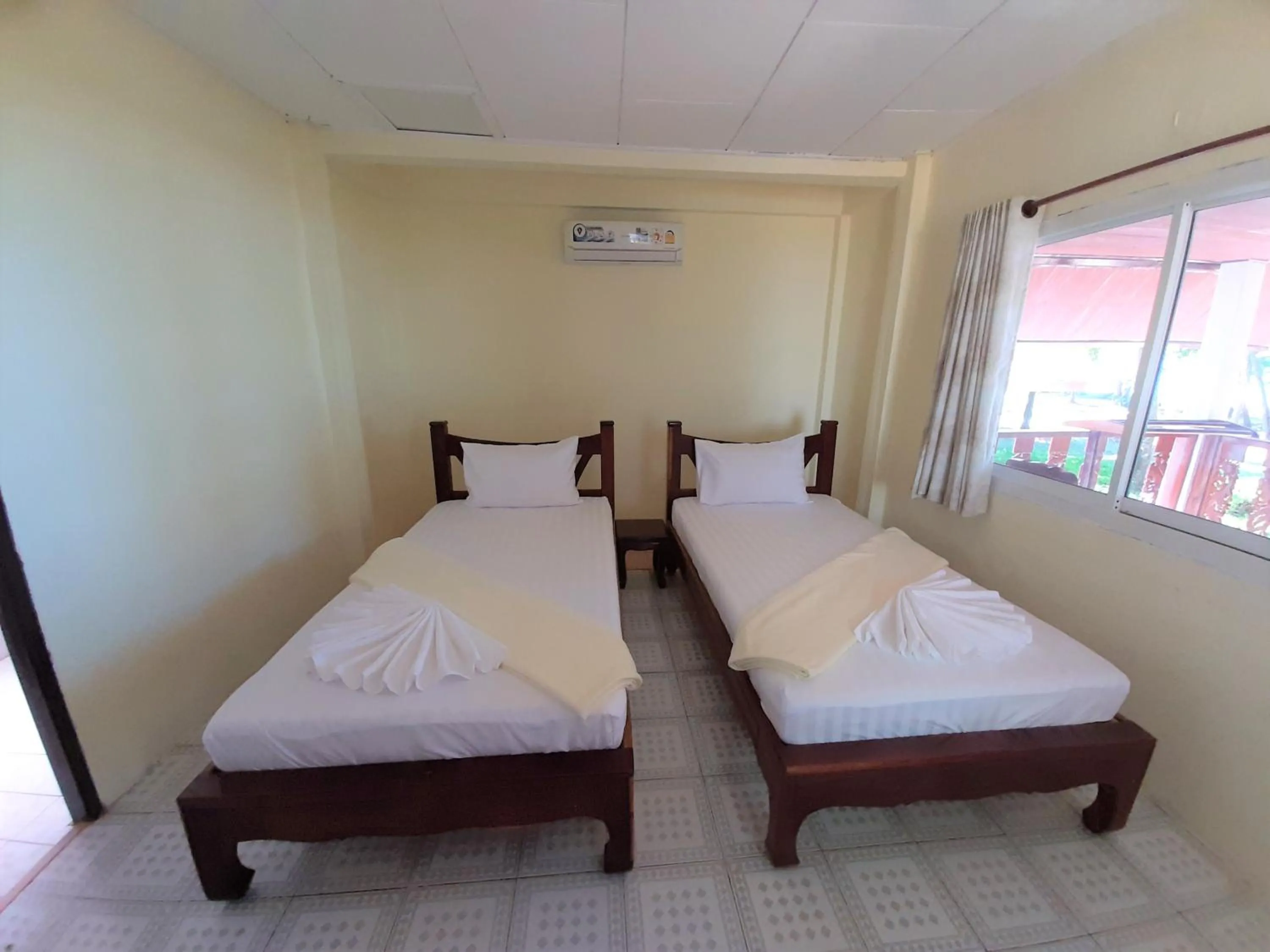 Bed in Cameron Island Resort