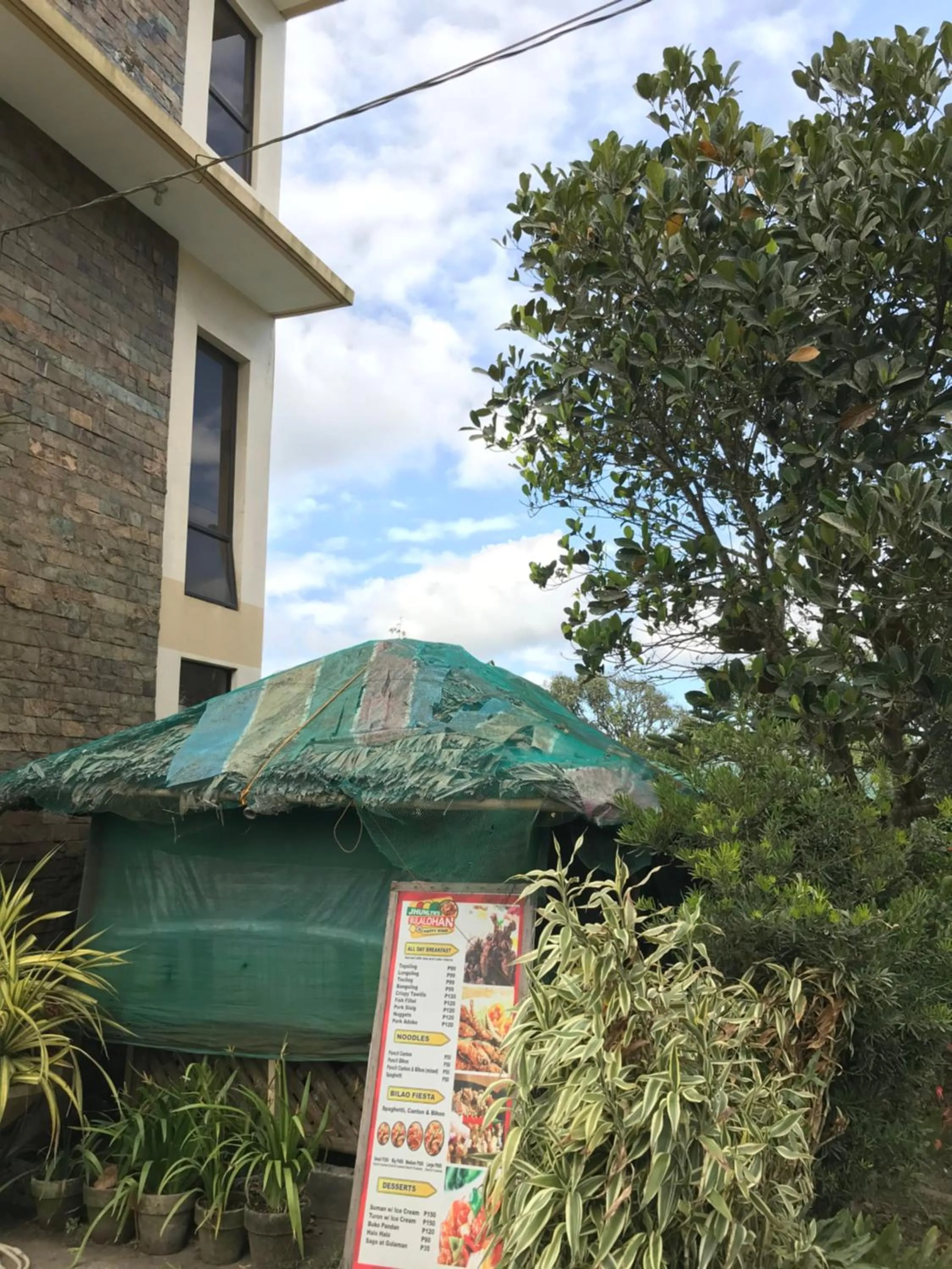 Property building in Jhunlyn Rooms for Rent Tagaytay