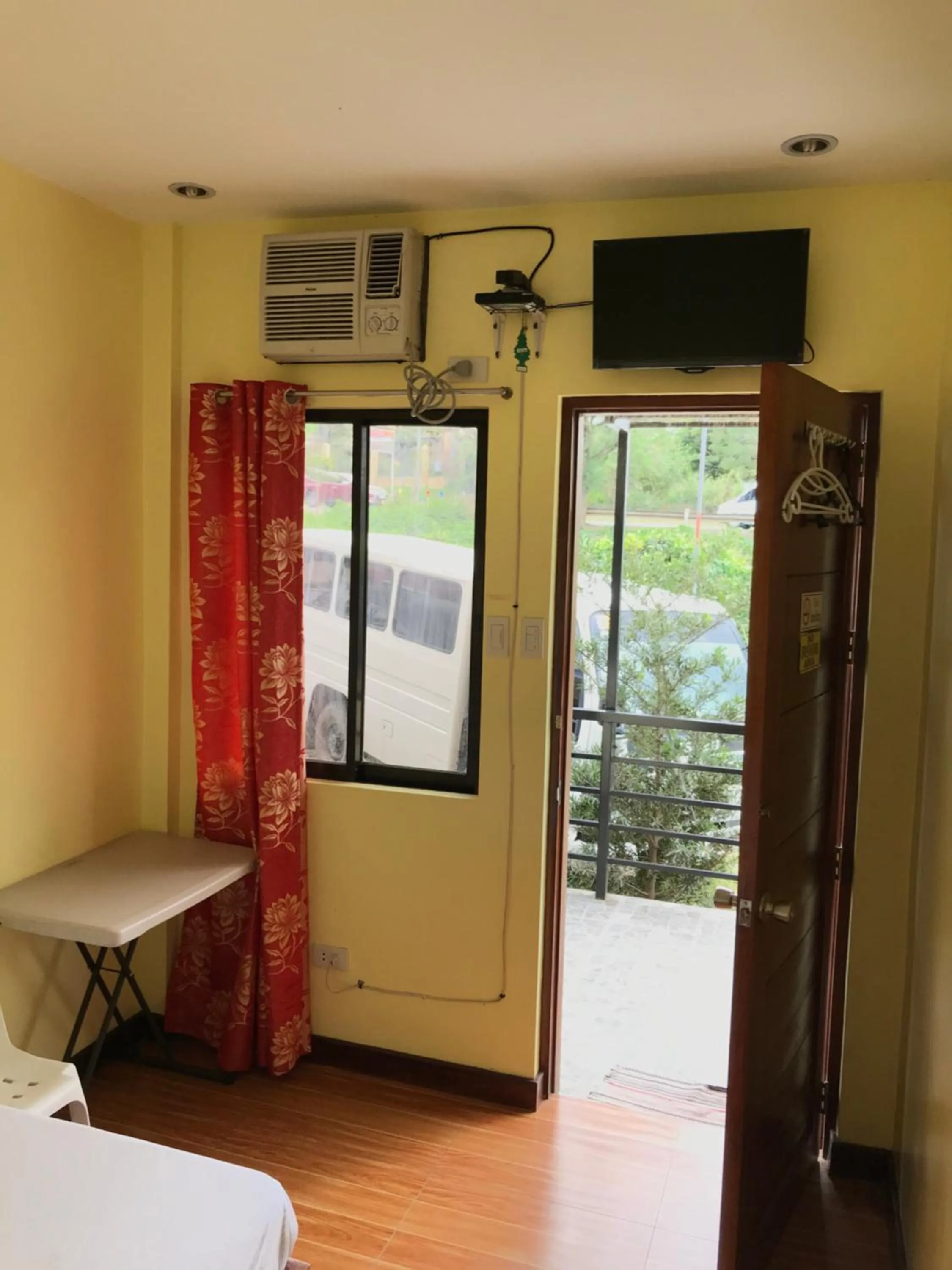 Bedroom, Bed in Jhunlyn Rooms for Rent Tagaytay
