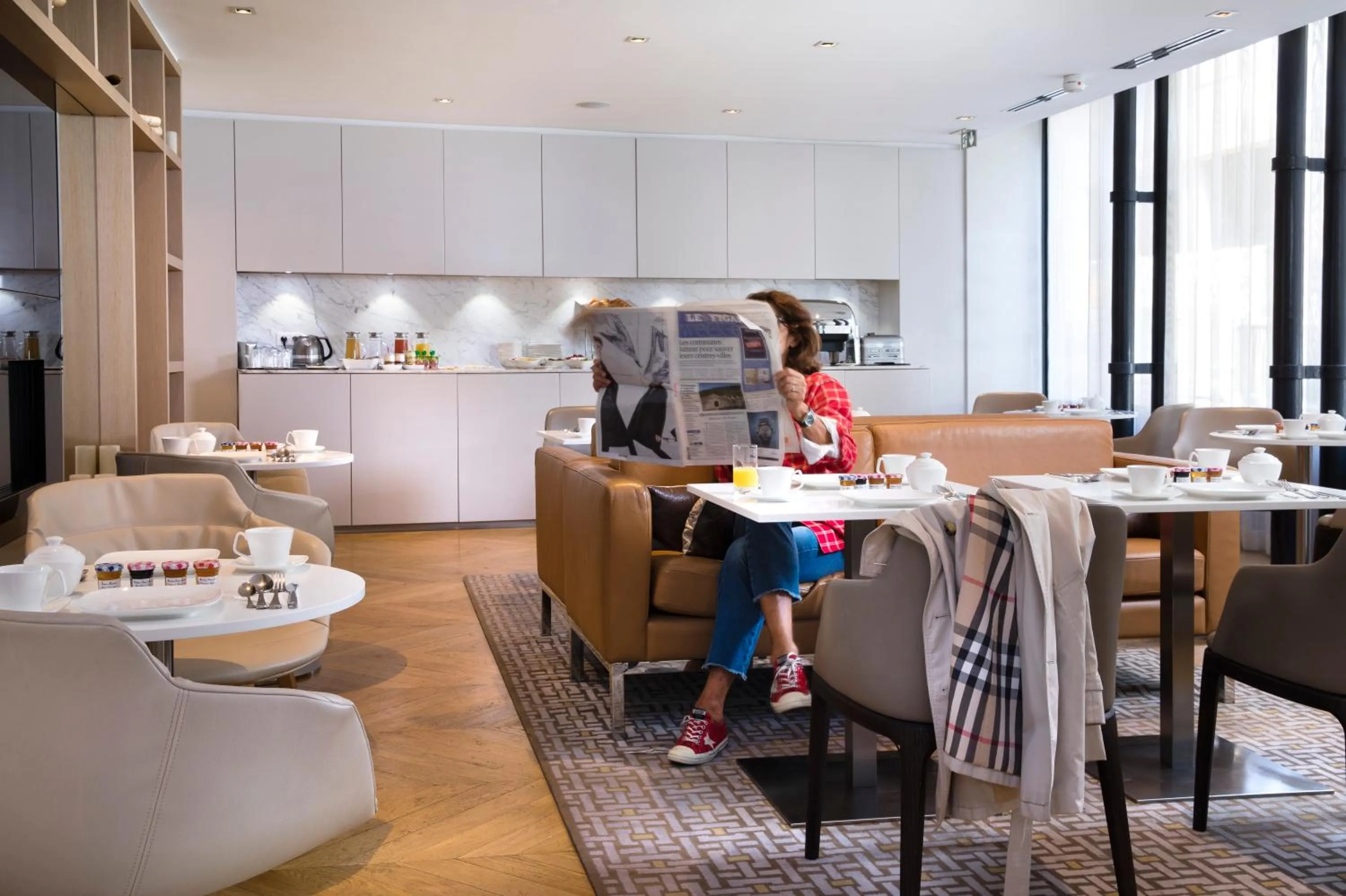 Lounge or bar in Hôtel R de Paris - Boutique Hotel