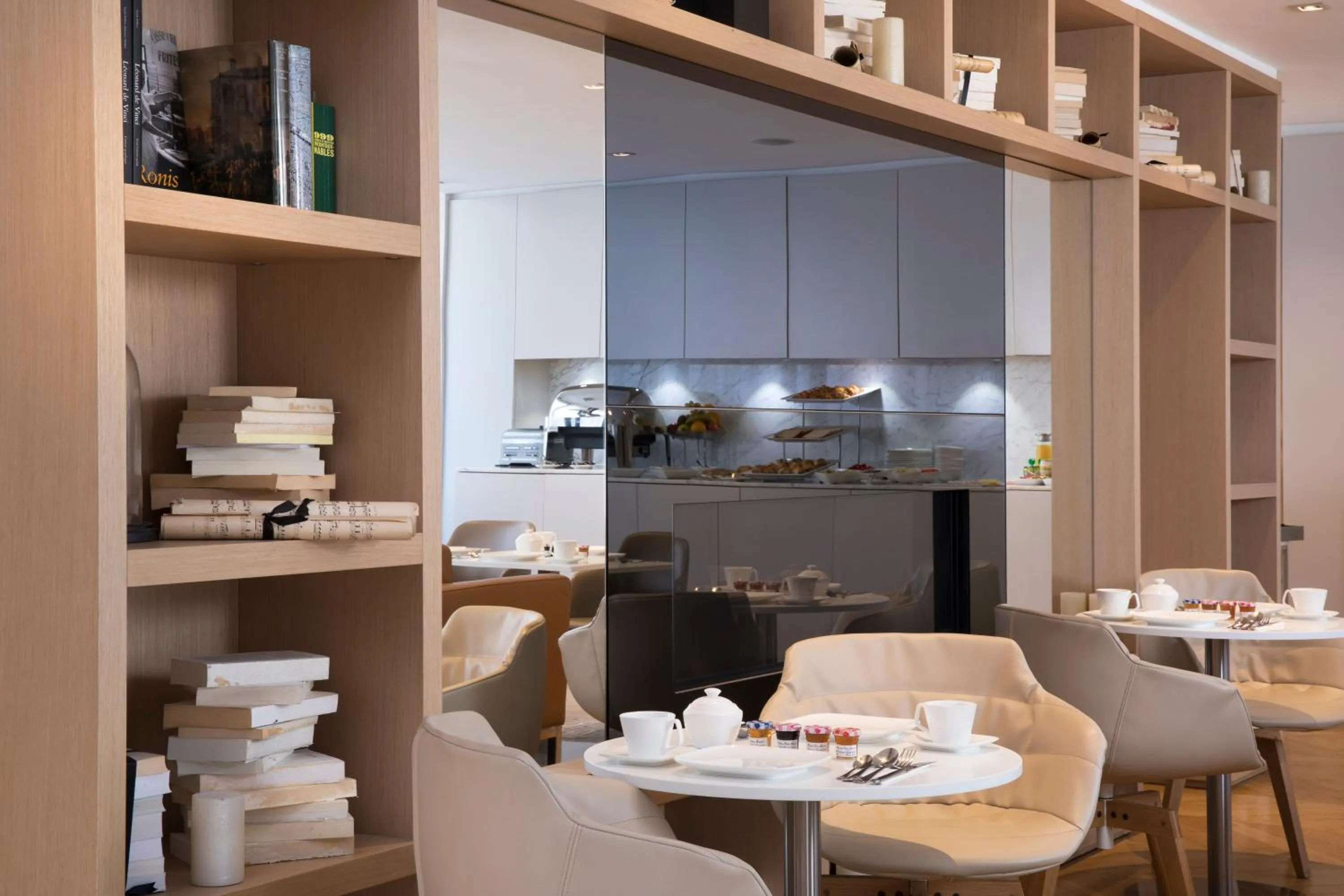 Buffet breakfast in Hôtel R de Paris - Boutique Hotel