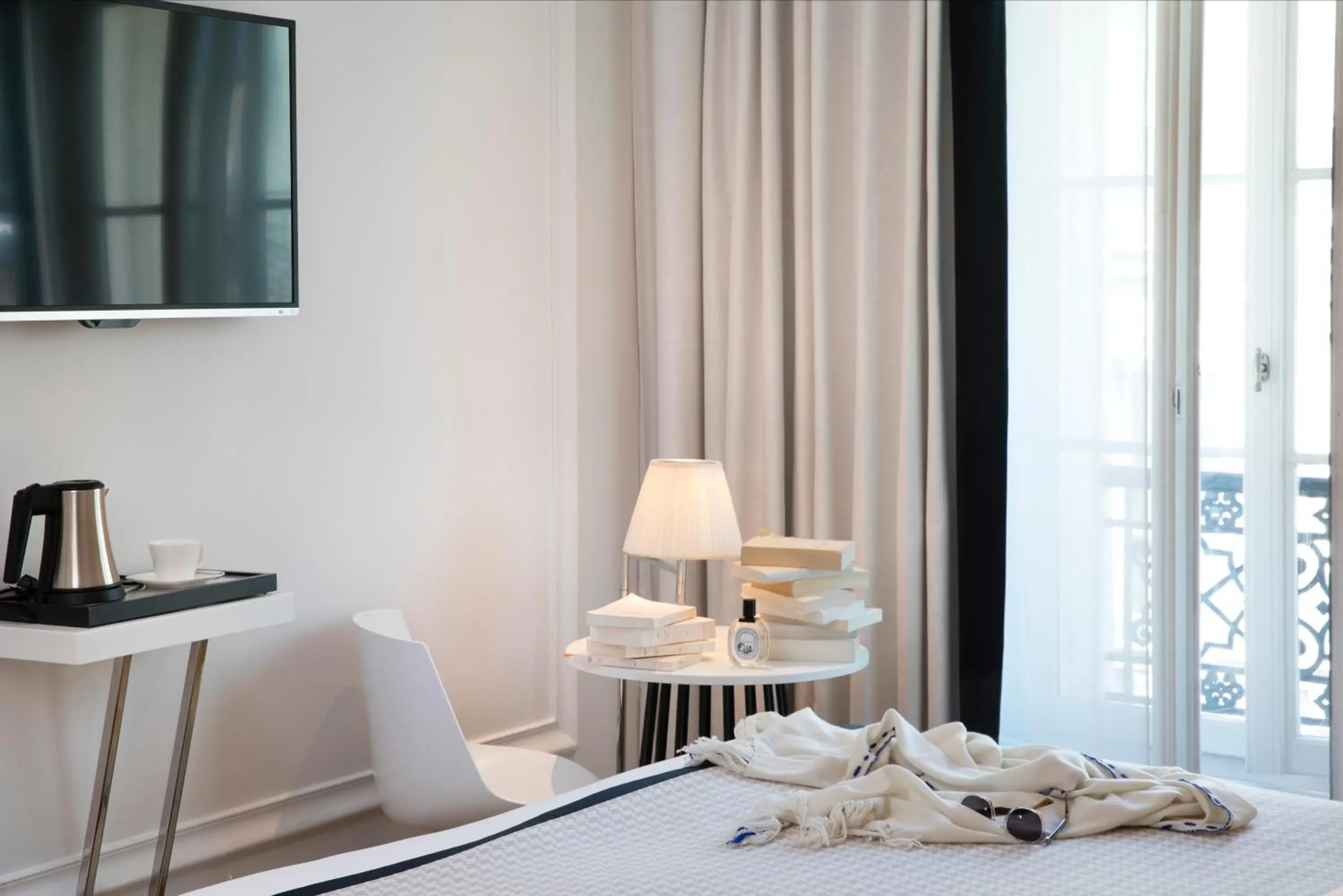 Family Room - Two adjacent double rooms in Hôtel R de Paris - Boutique Hotel Family Room - Two adjacent double rooms in Hôtel R de Paris - Boutique Hotel