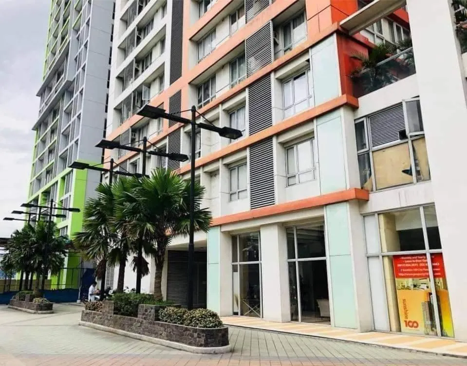 Property building in U607 Sunshine100 Netflix 65InchesTV Wifi Karaoke Swimming Pool