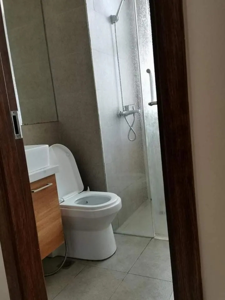 Shower in U607 Sunshine100 Netflix 65InchesTV Wifi Karaoke Swimming Pool