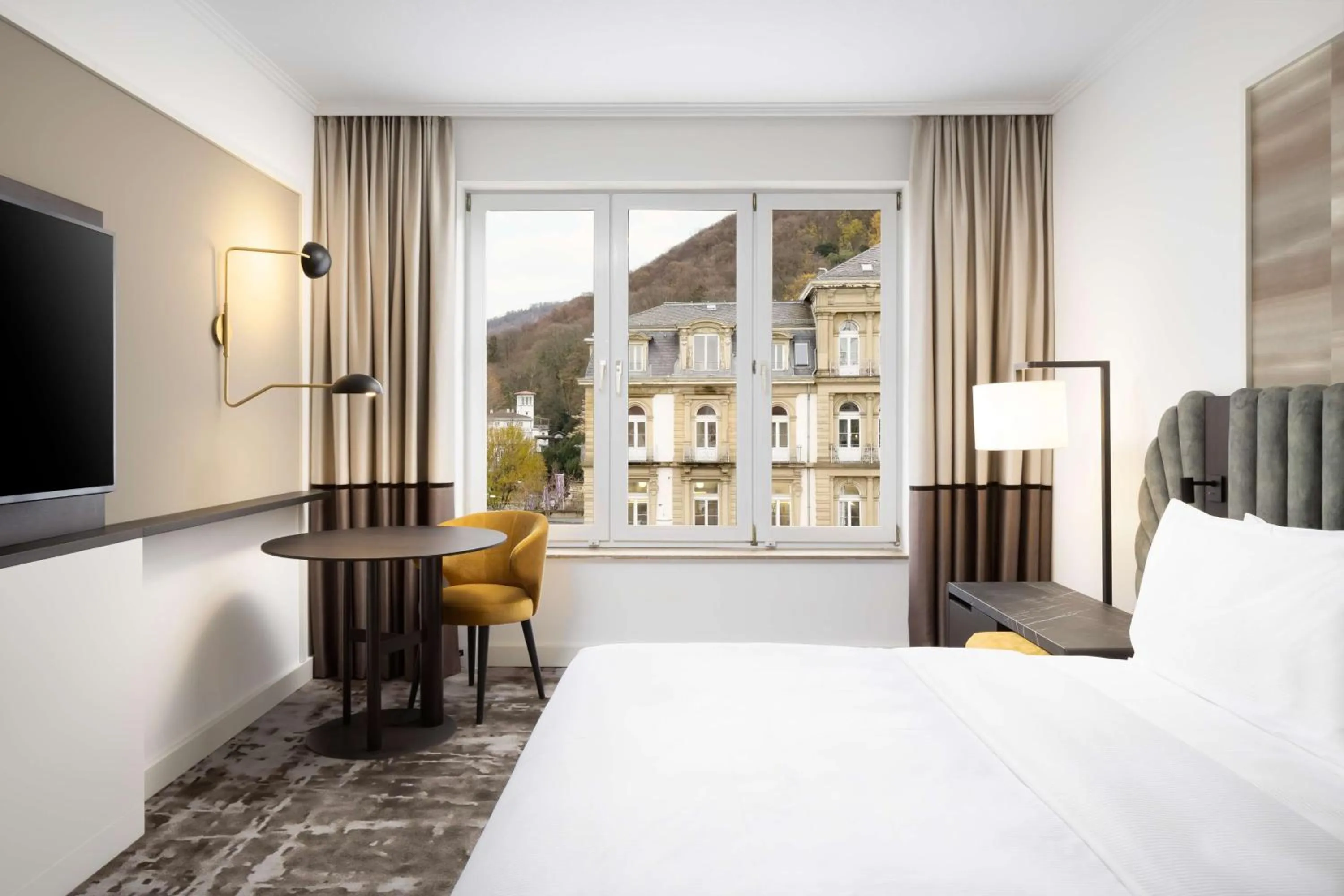 Bed in Crowne Plaza Heidelberg City Centre