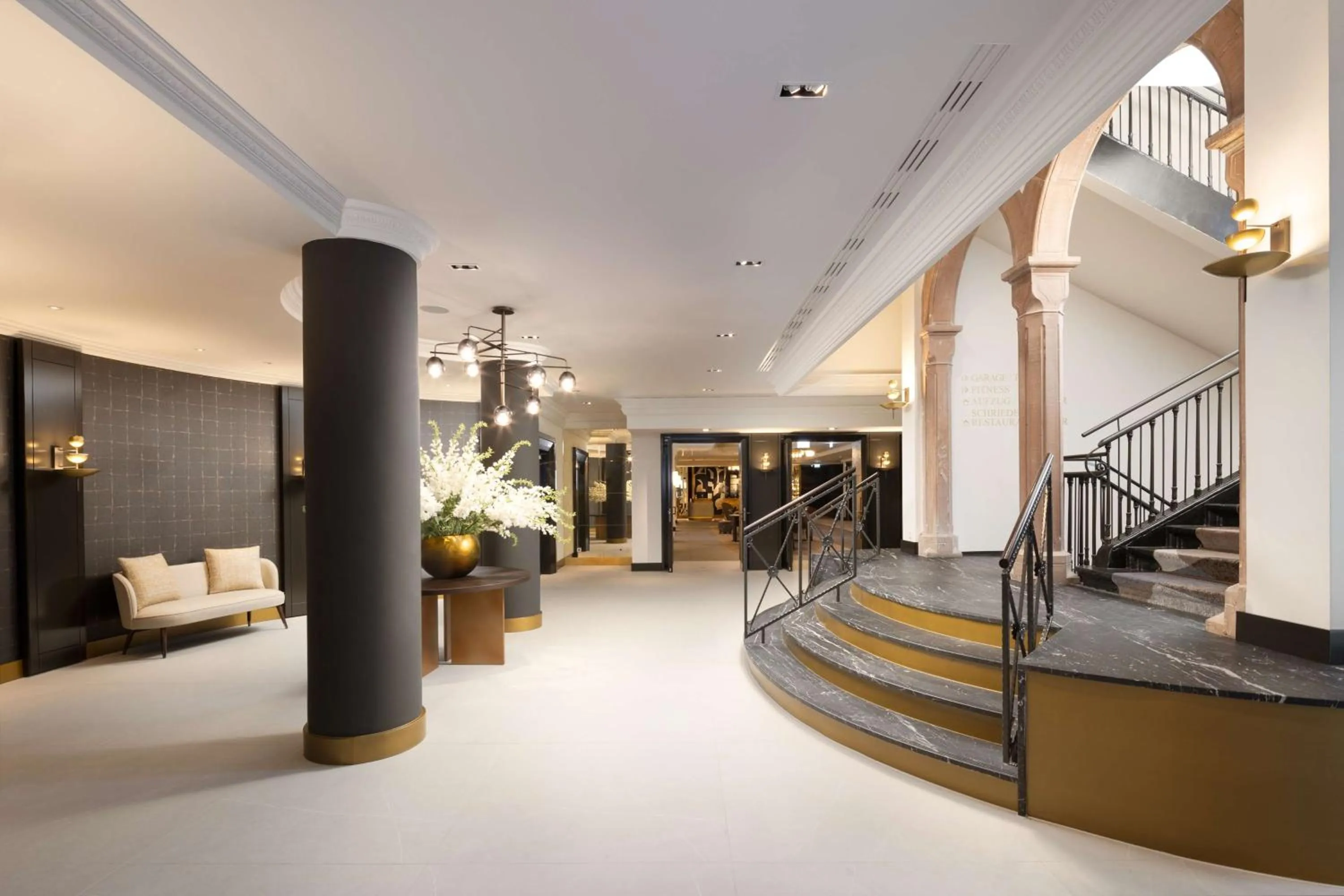 Lobby or reception in Hilton Heidelberg