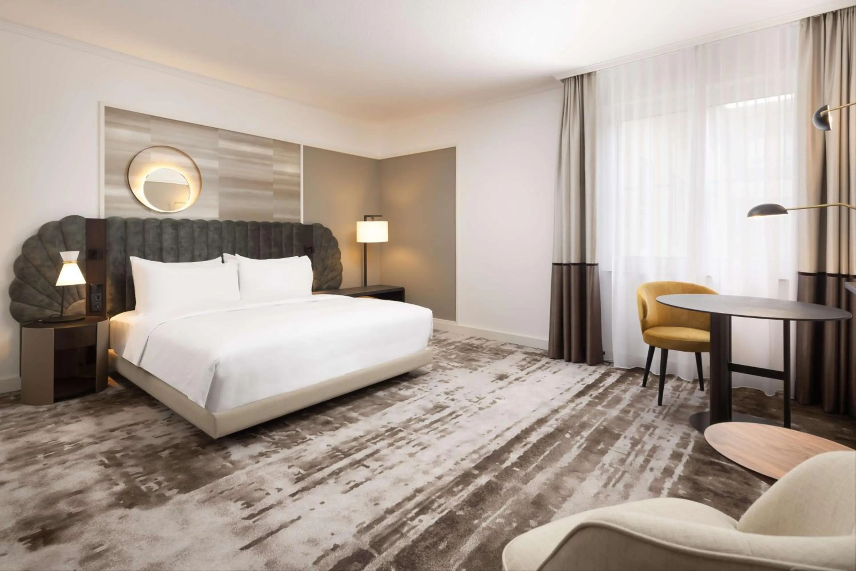 Bed in Crowne Plaza Heidelberg City Centre