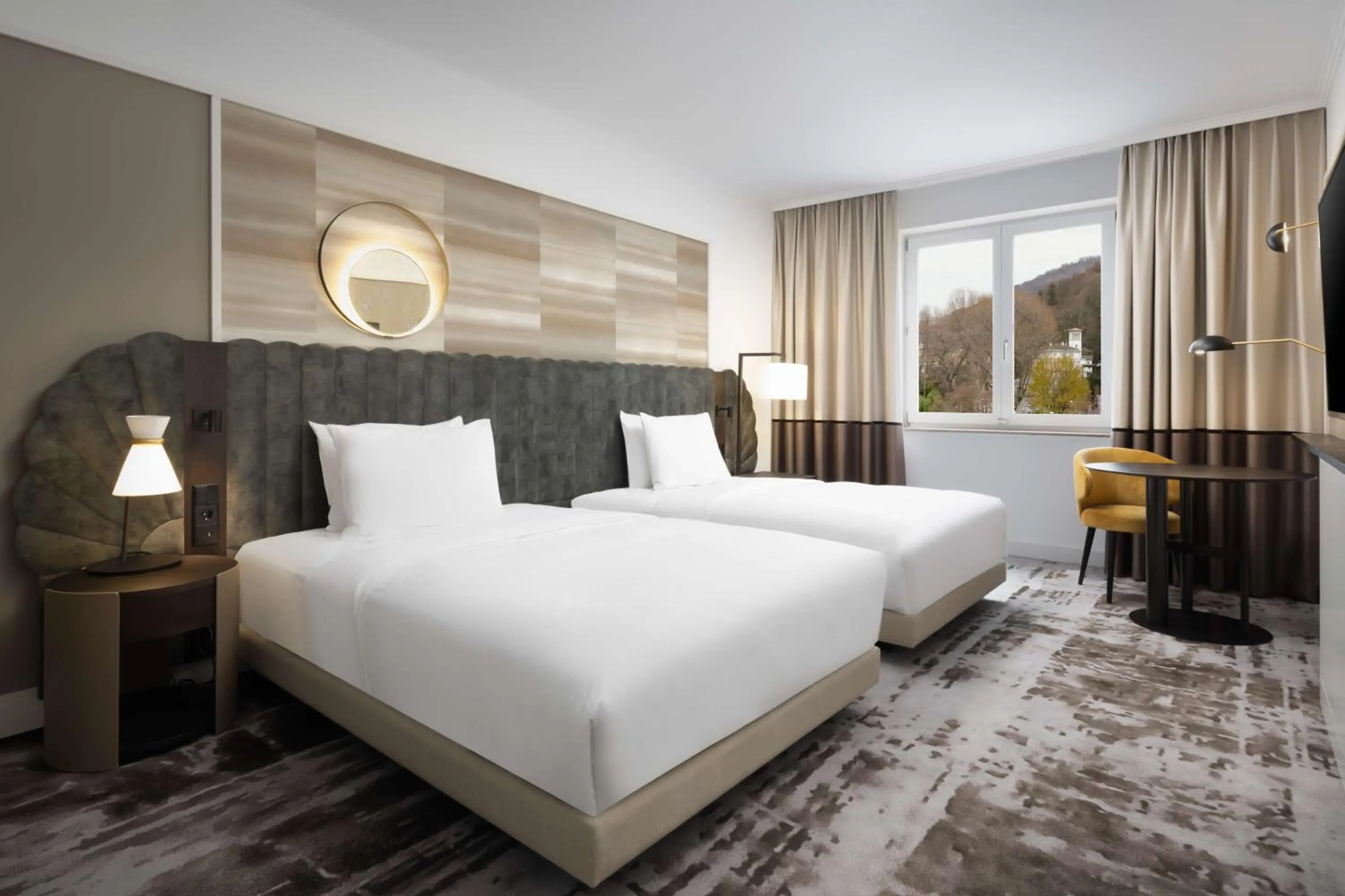 Bed in Crowne Plaza Heidelberg City Centre