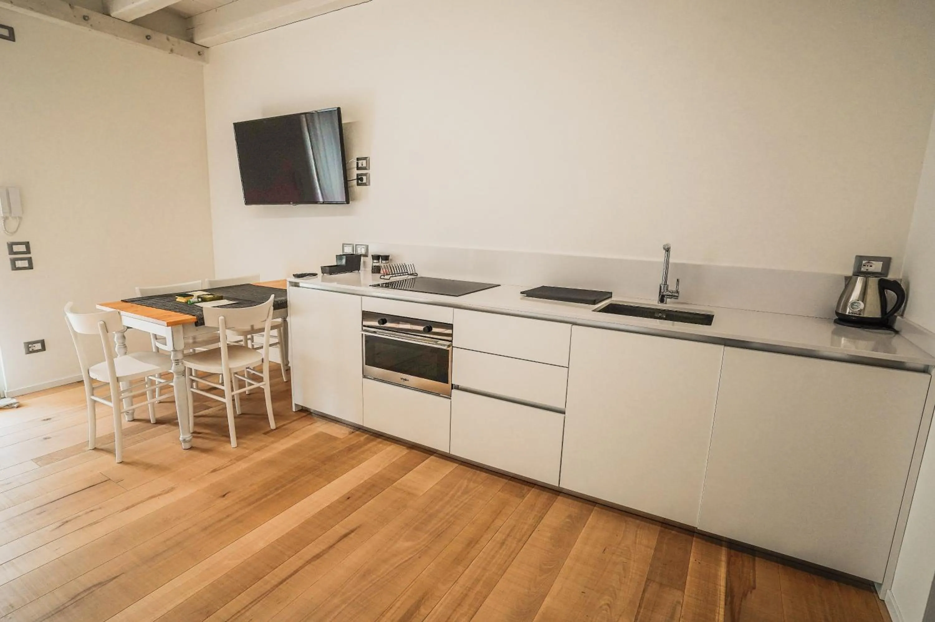 TV and multimedia in Casa Olivi Apartments