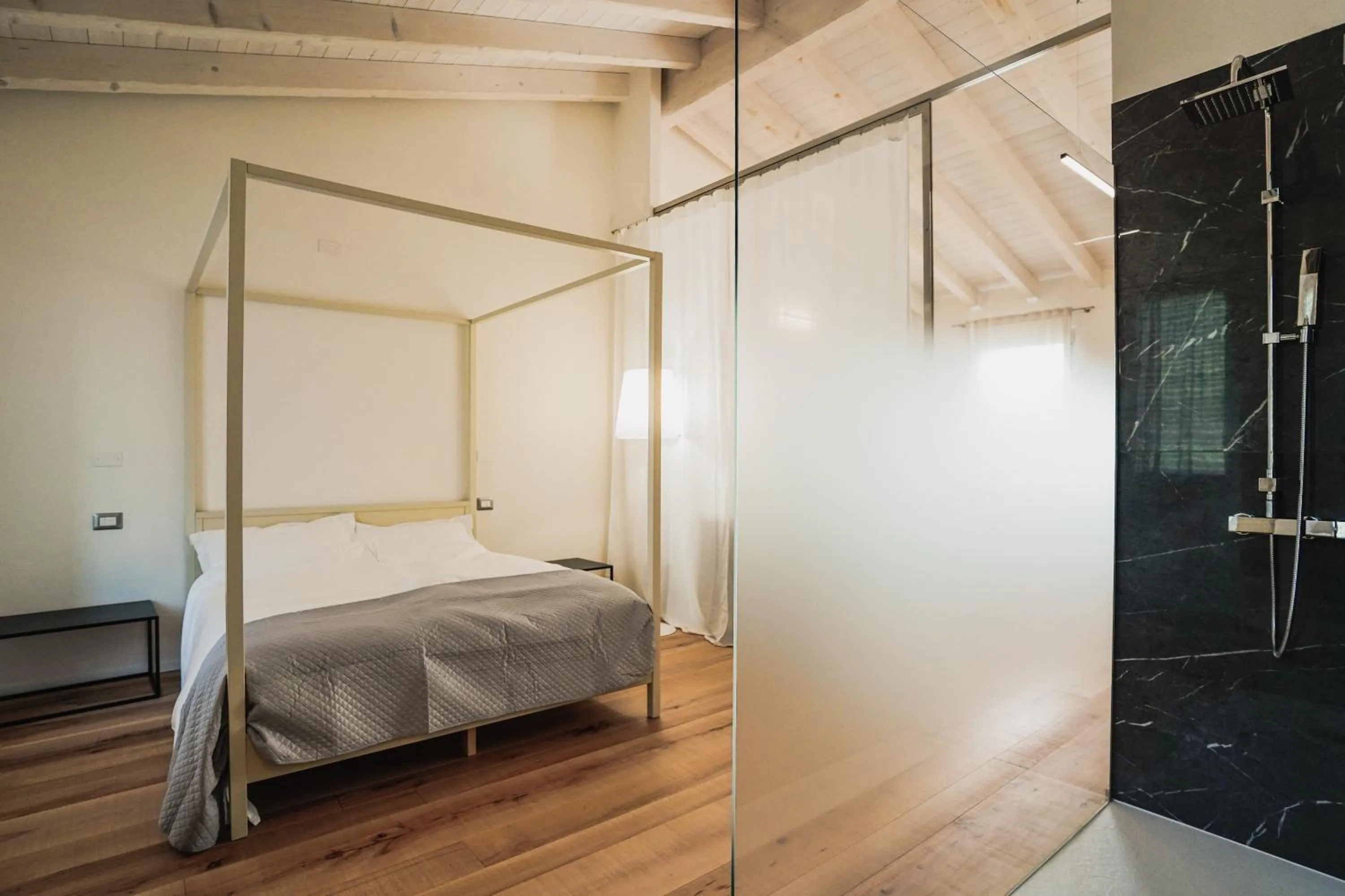 Shower, Bed in Casa Olivi Apartments