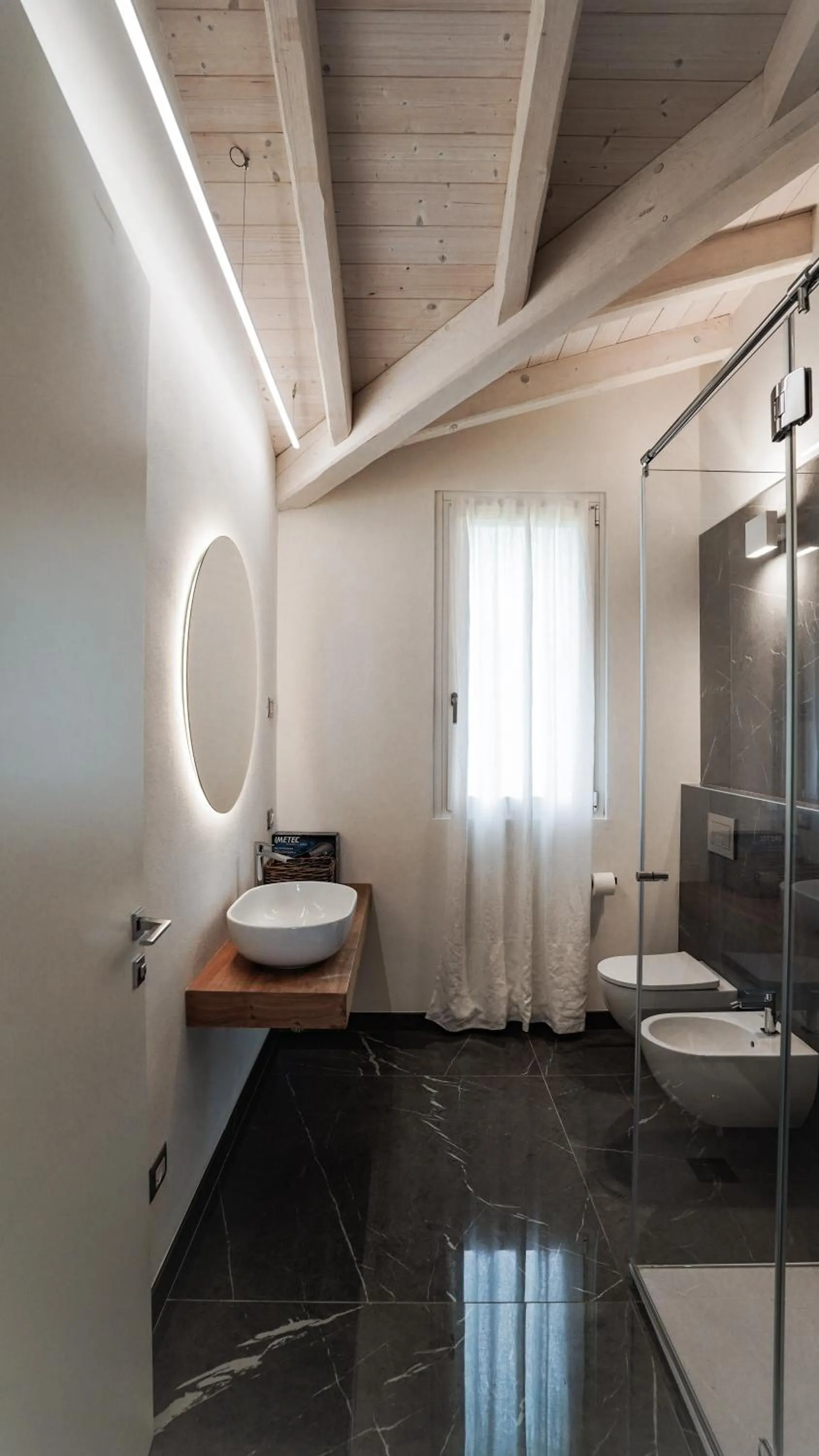 Shower in Casa Olivi Apartments