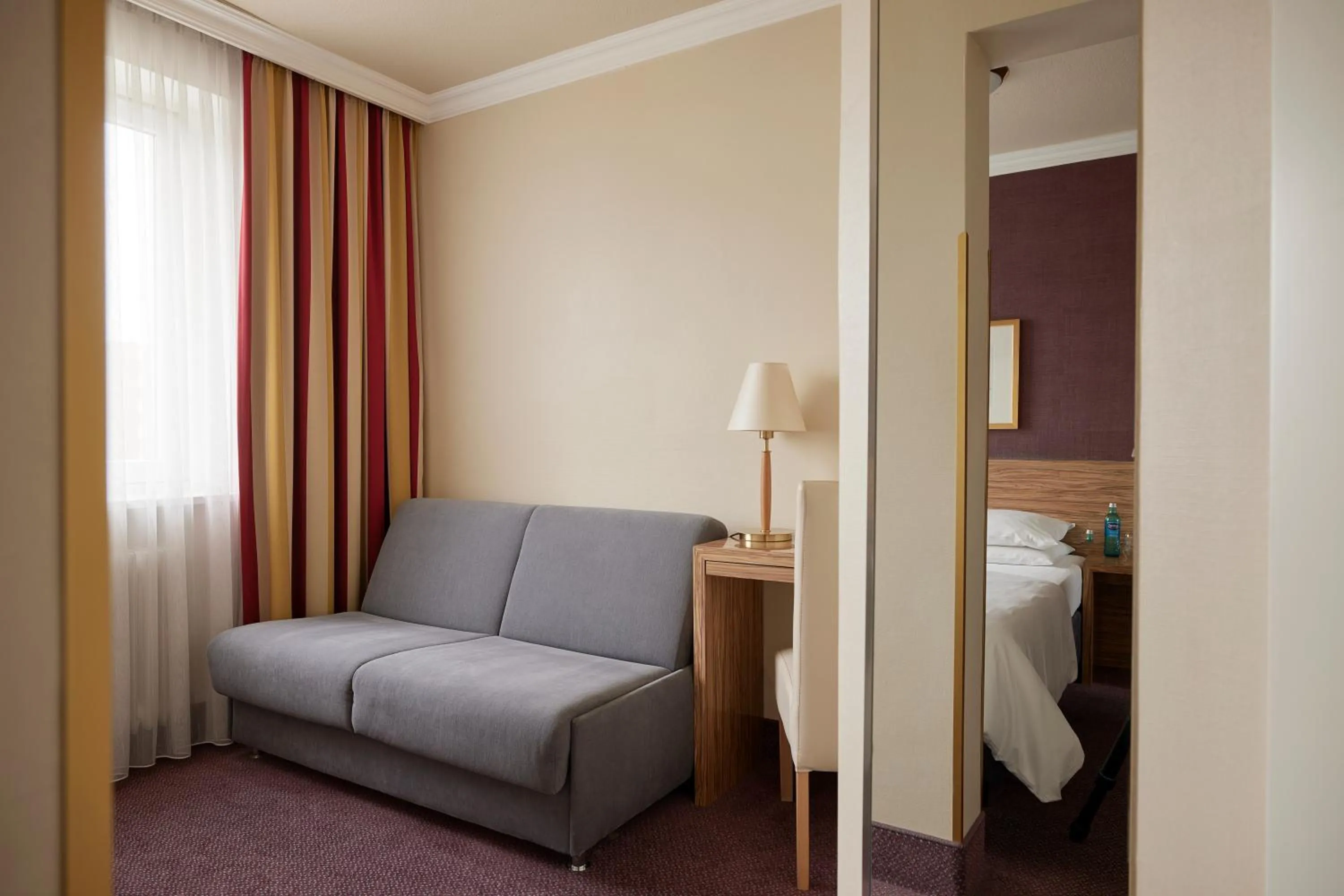 Photo of the whole room, Bed in Best Western Raphael Hotel Altona