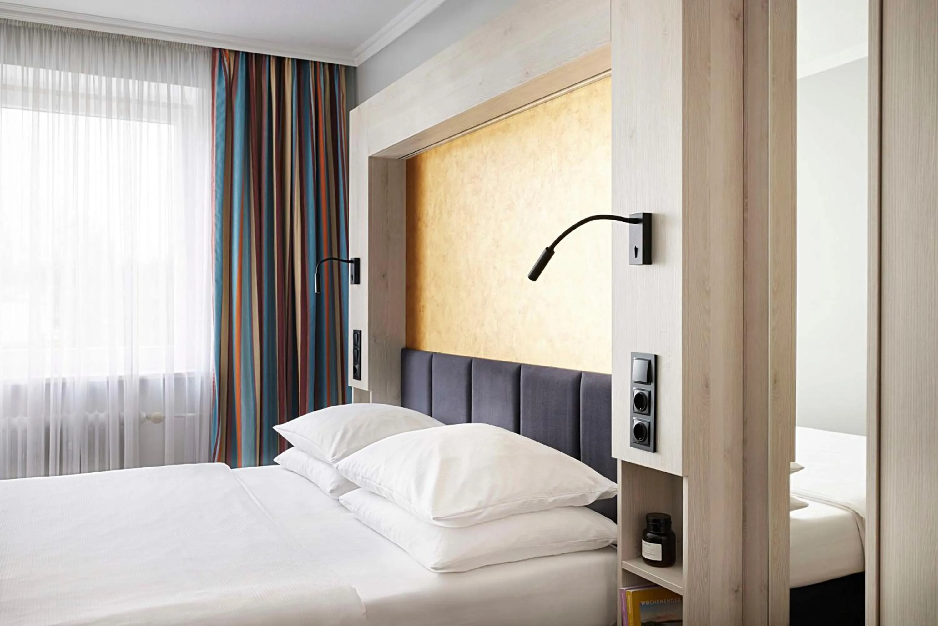 Bedroom, Bed in Best Western Raphael Hotel Altona