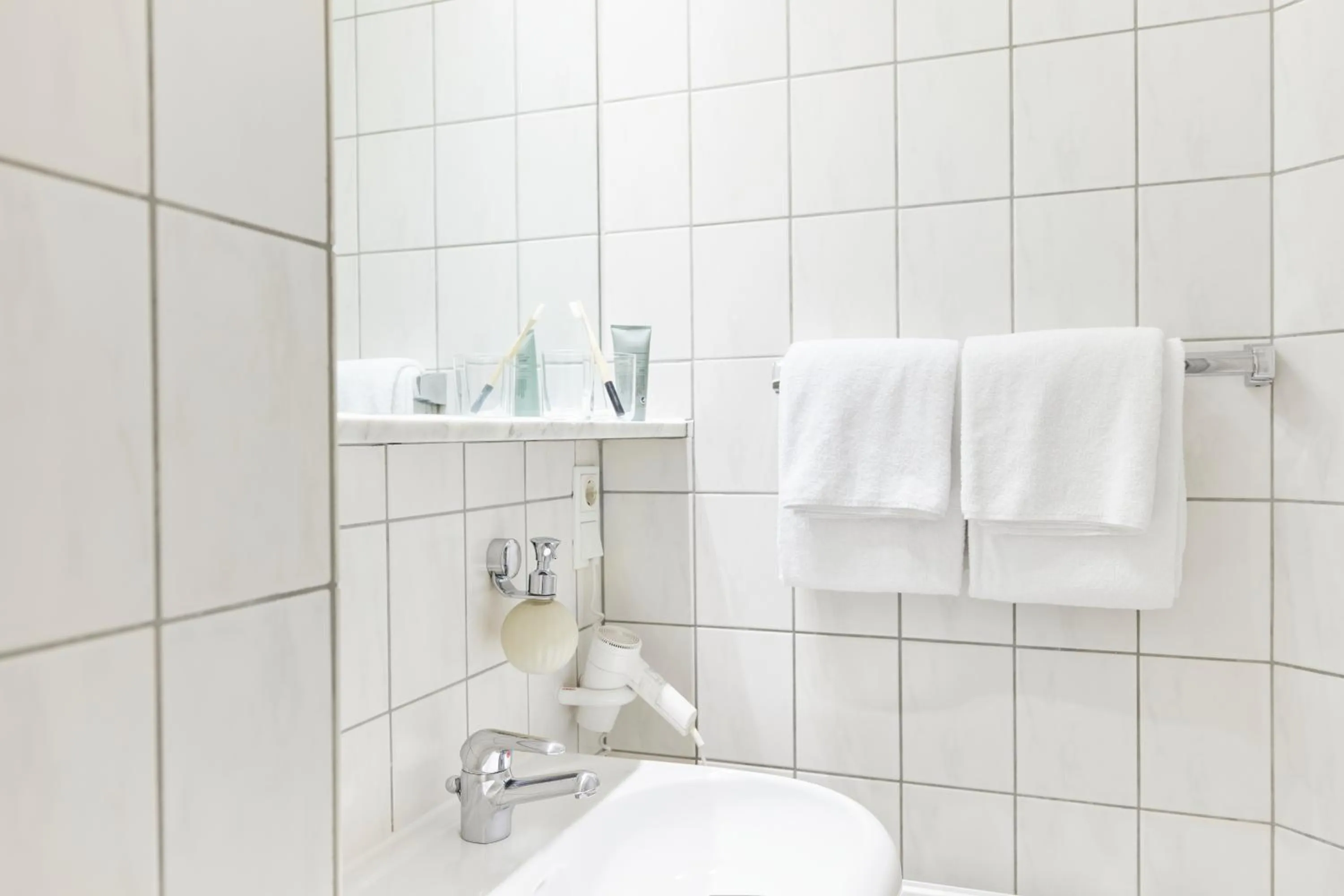 Bathroom in Best Western Raphael Hotel Altona