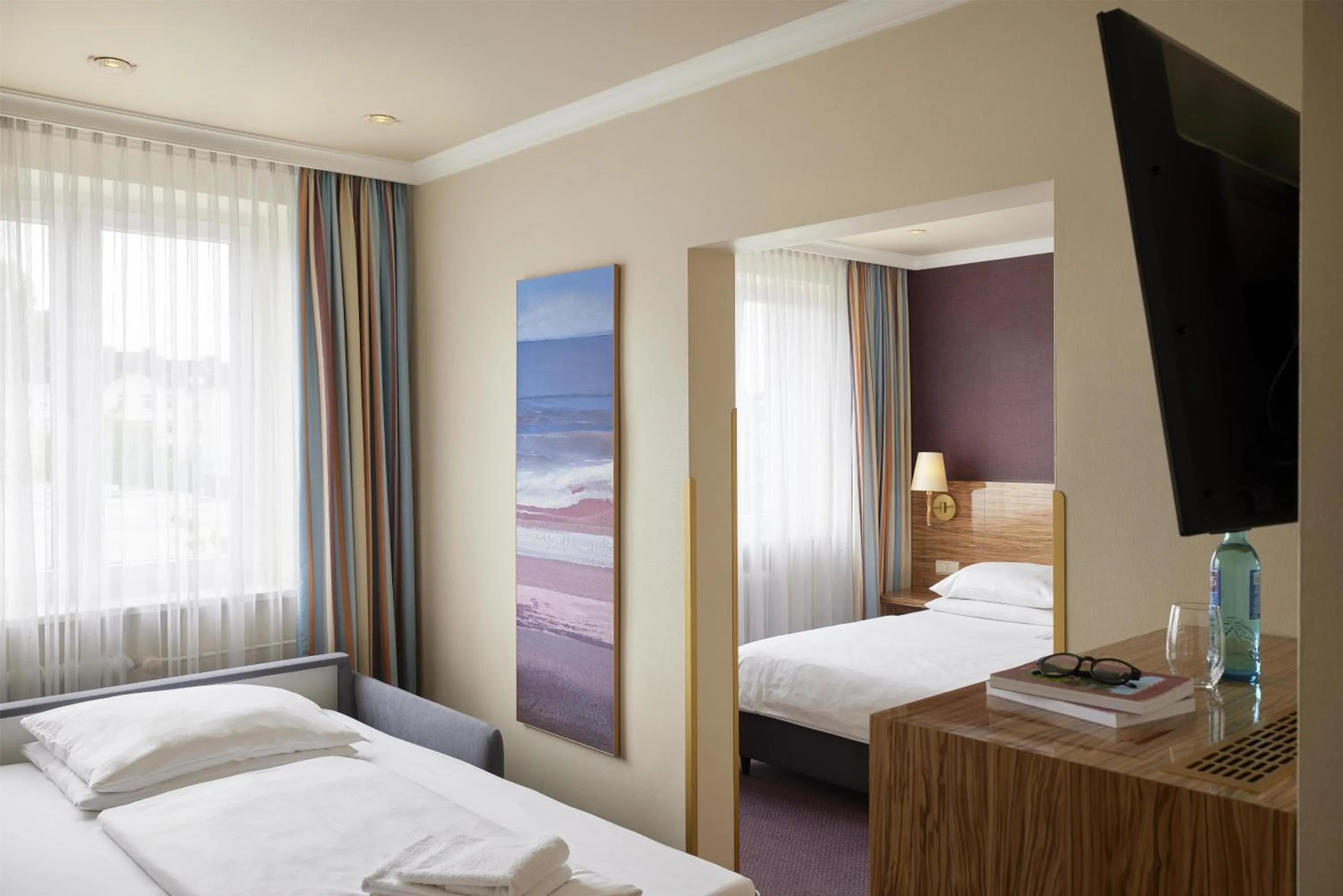 Bedroom, Bed in Best Western Raphael Hotel Altona