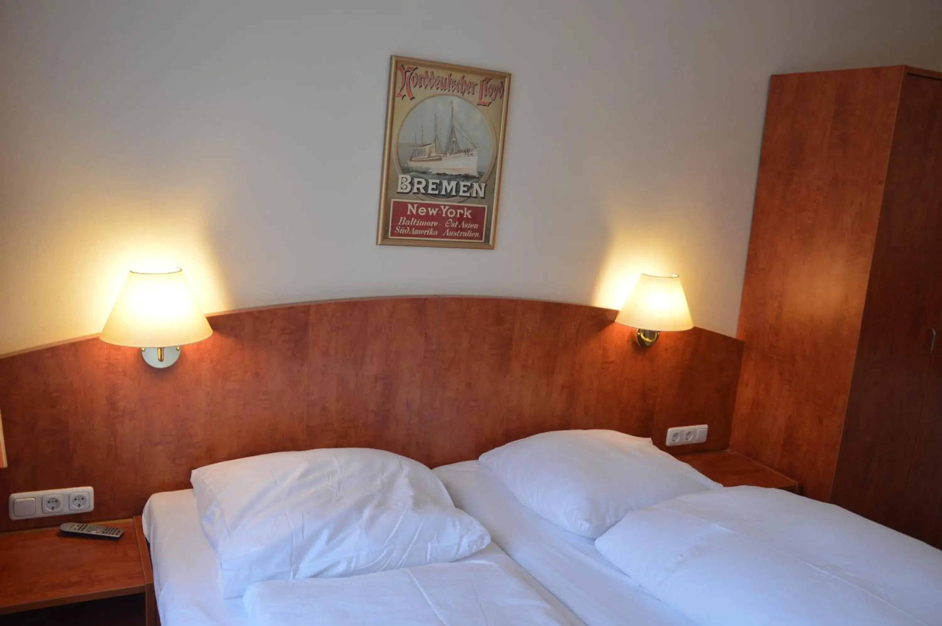 Double Room with Private External Bathroom in Hotel Wikinger Hof Double Room with Private External Bathroom in Hotel Wikinger Hof