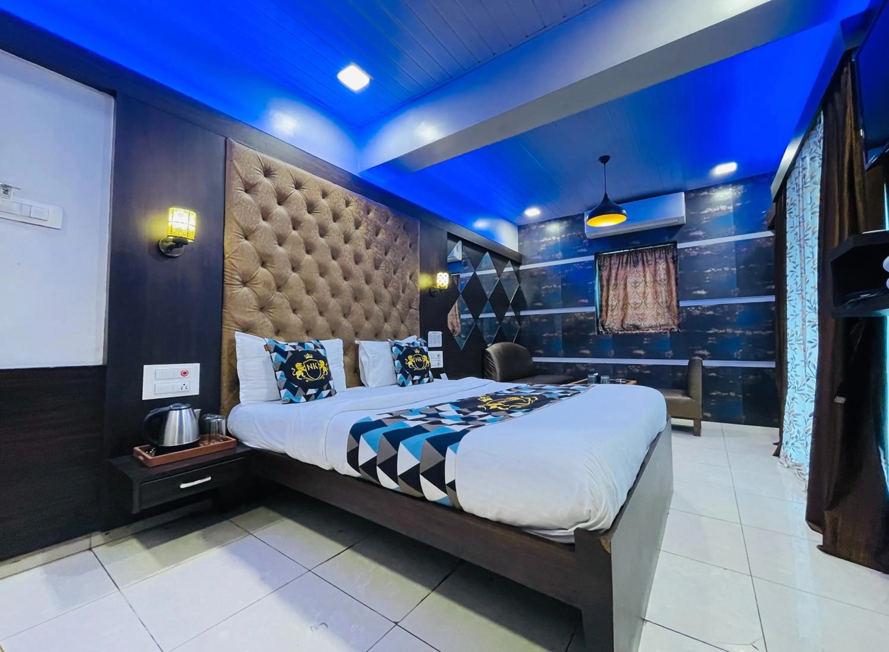 Bed in Hotel Neelkiran