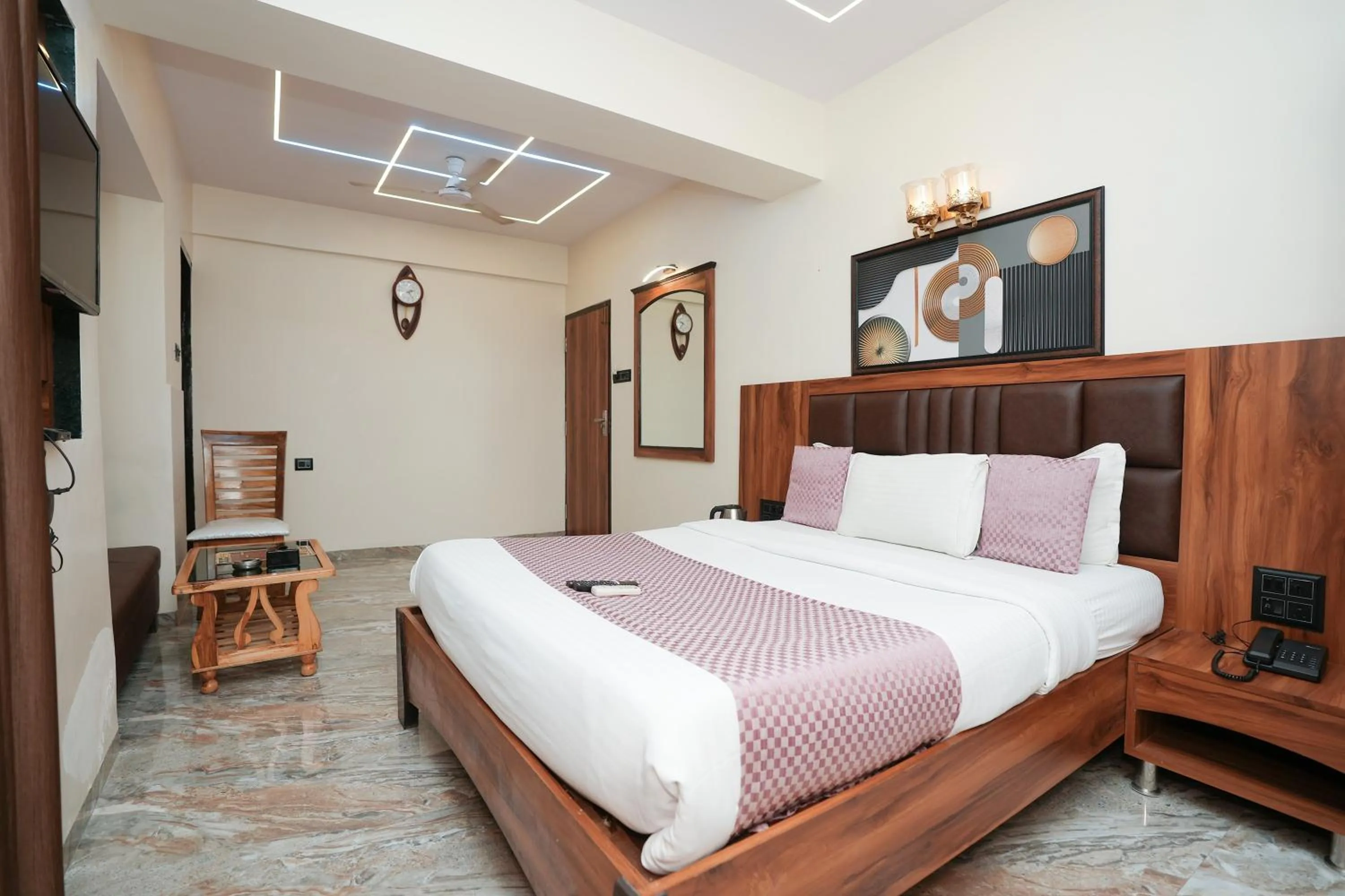 Bed in Hotel Neelkiran