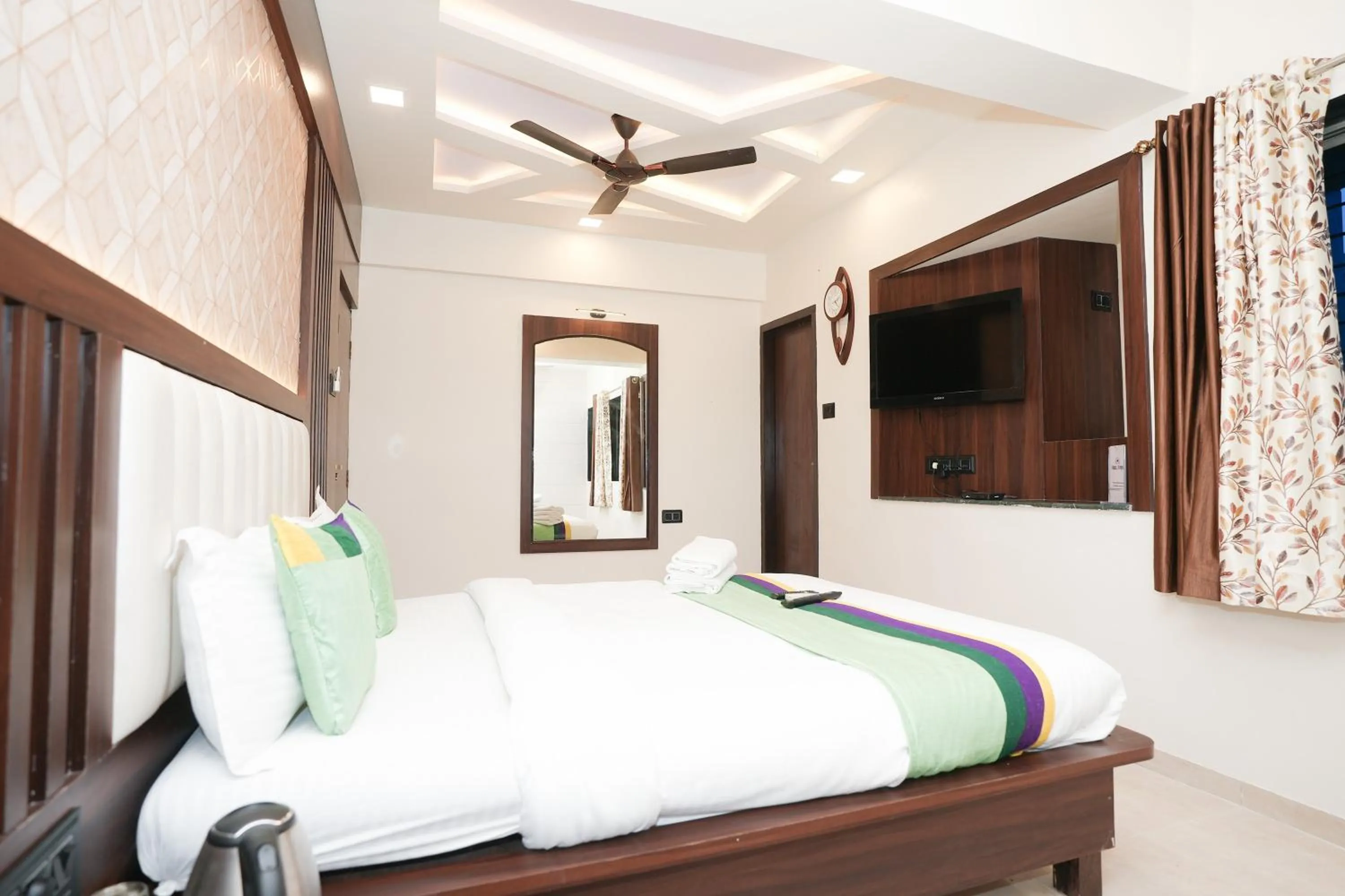 Bed in Hotel Neelkiran