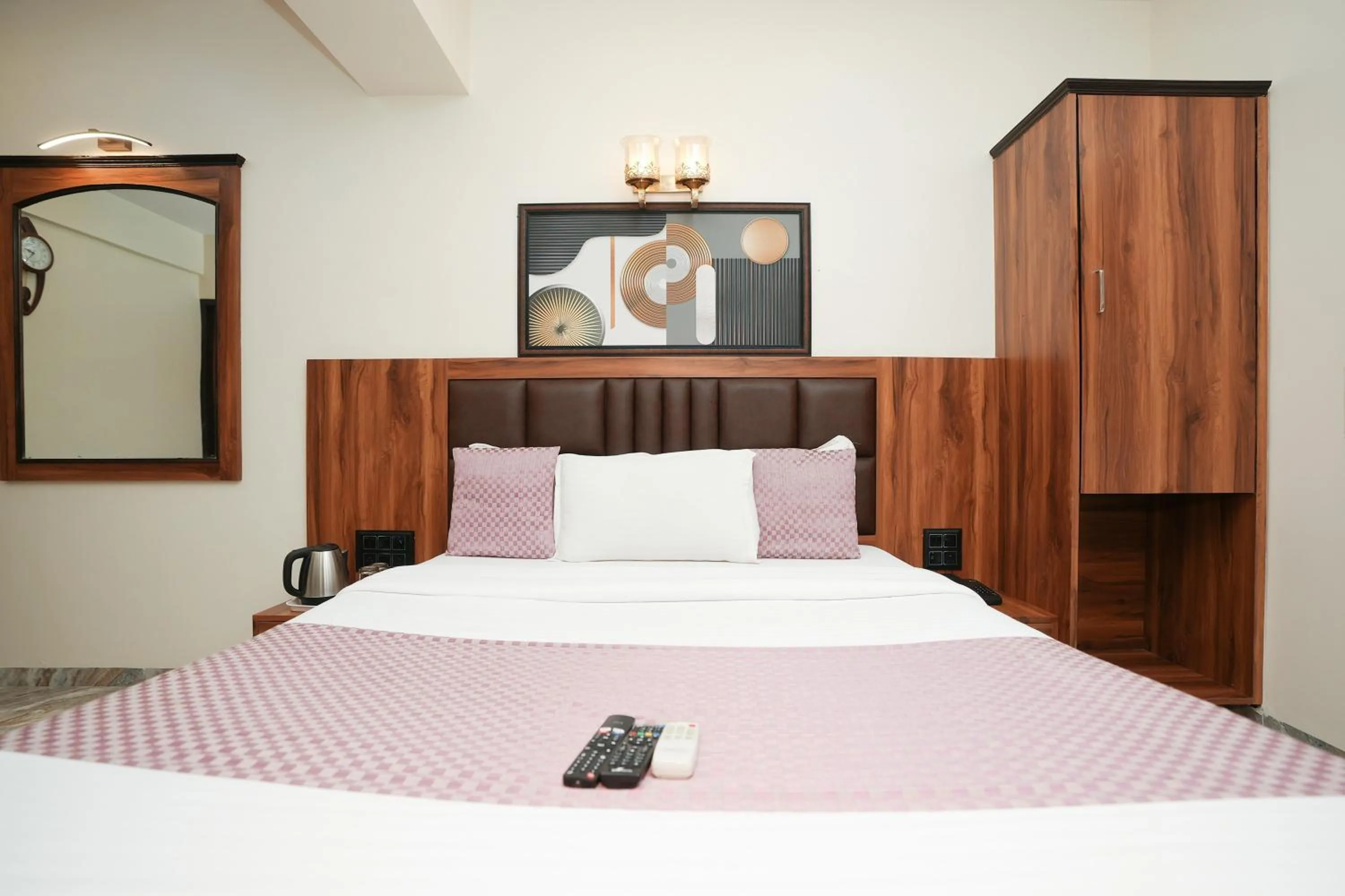 Bed in Hotel Neelkiran