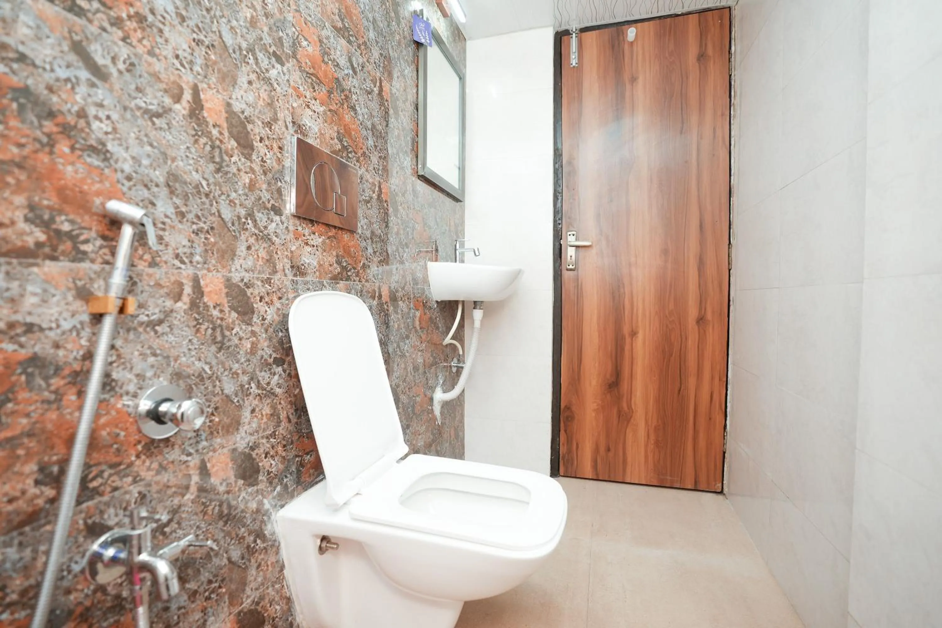 Toilet in Hotel Neelkiran