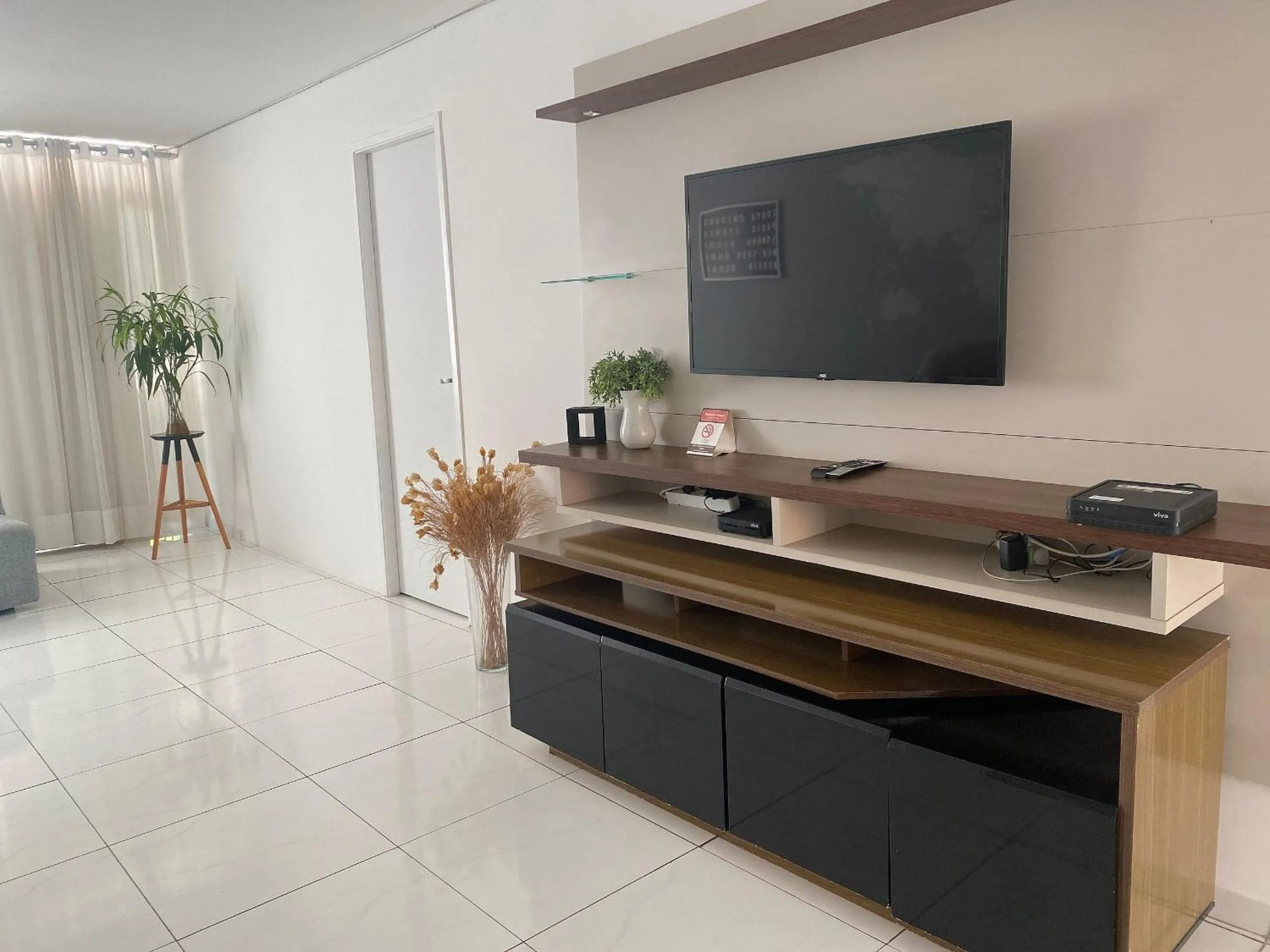 Communal lounge/ TV room in POUSADA MUNDI MORUMBI