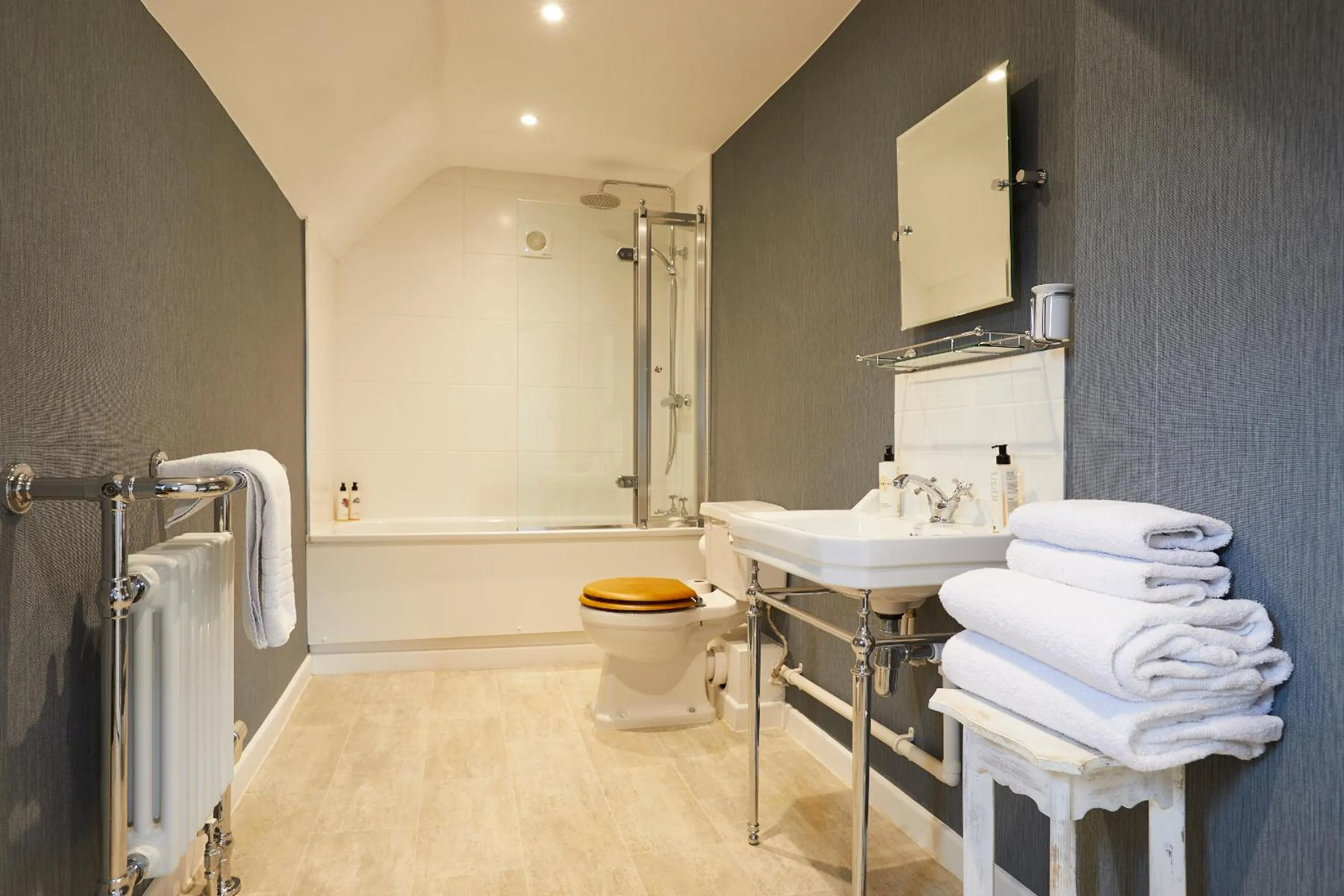 Bathroom in The Pot Kiln