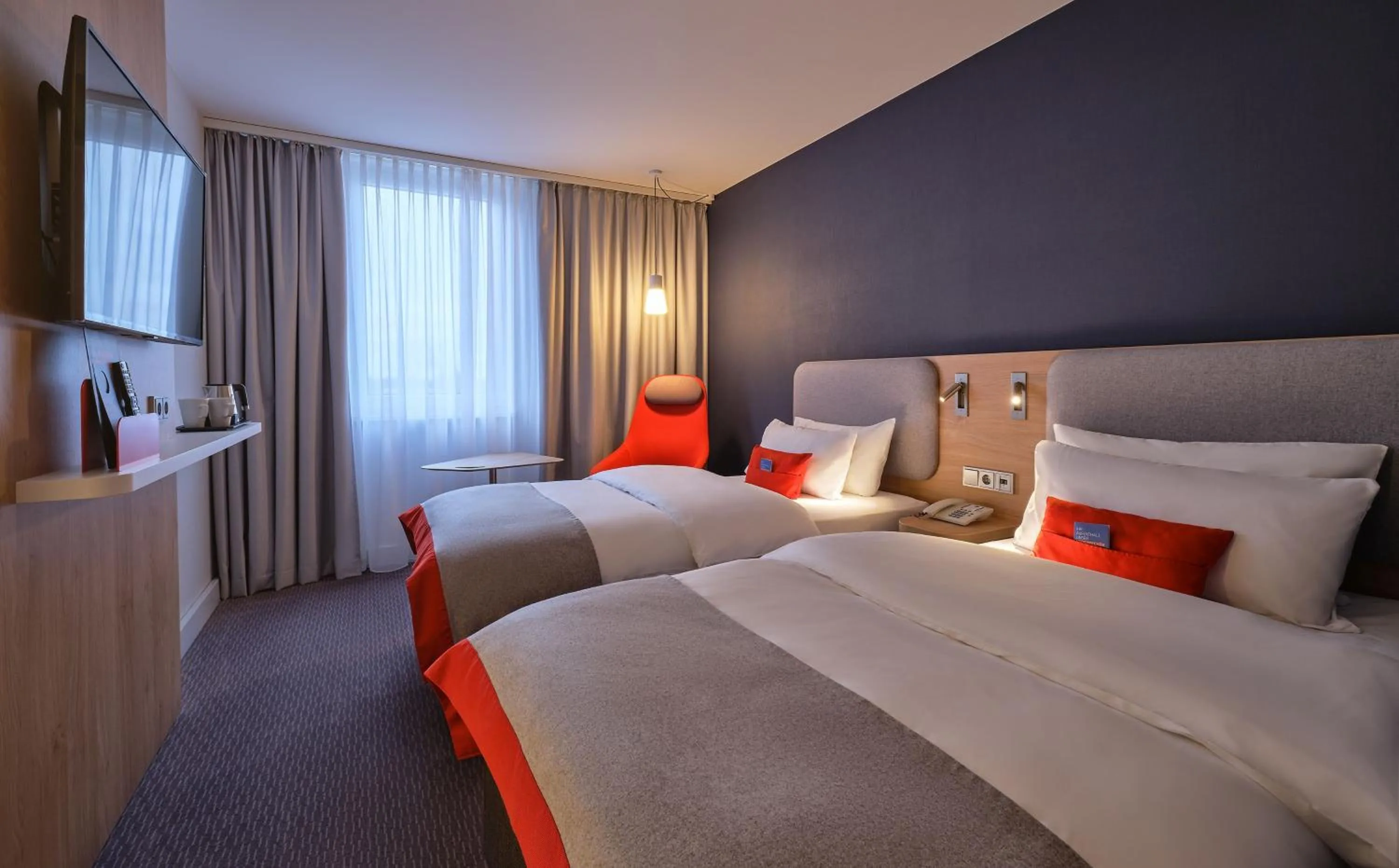Photo of the whole room, Bed in Holiday Inn Express Düsseldorf - City North by IHG
