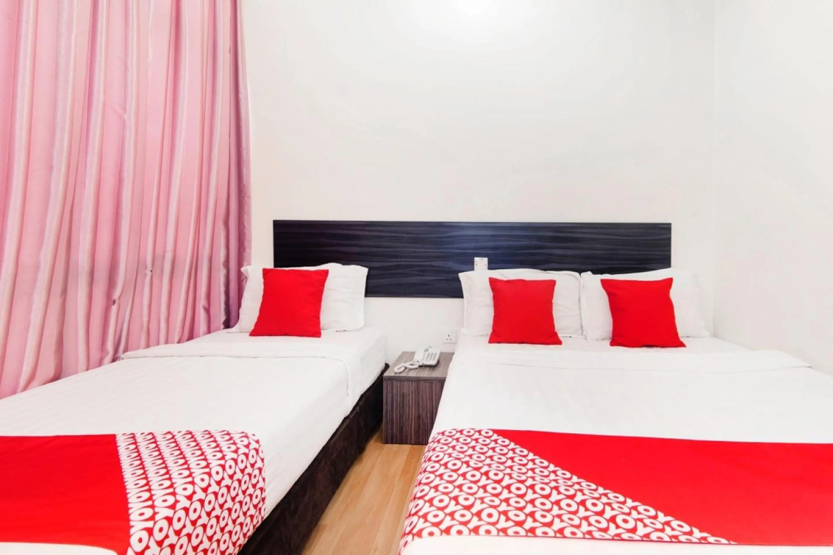Bedroom, Bed in Super OYO 331 I Boutique Hotel