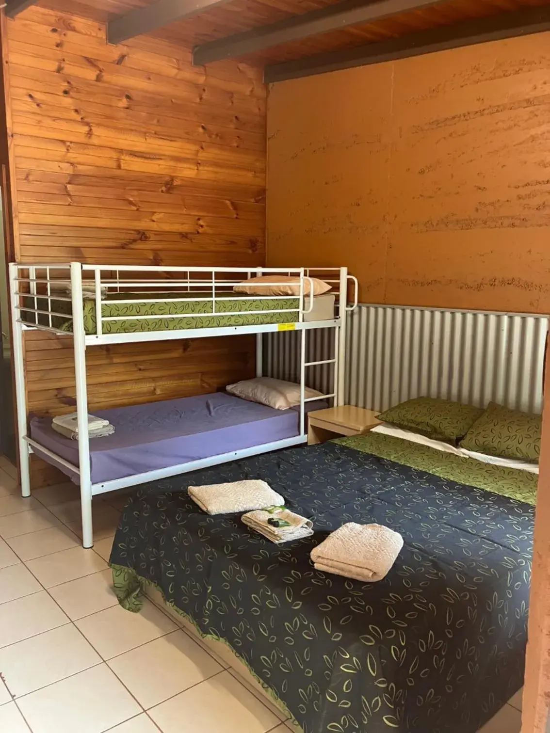 Family Room with Private Bathroom in Territory Manor Motel & Caravan Park Family Room with Private Bathroom in Territory Manor Motel & Caravan Park