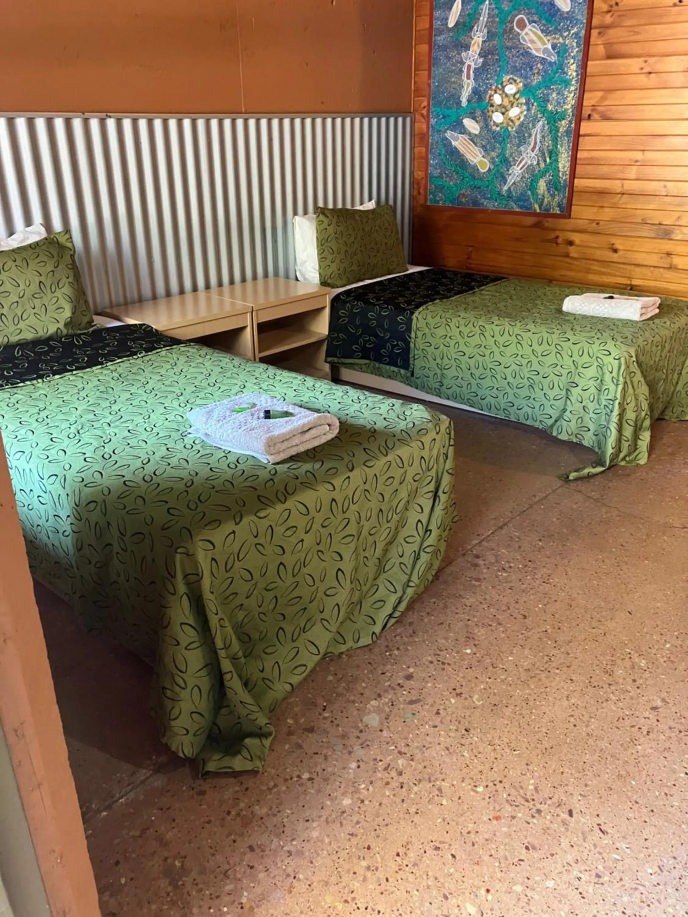 Bedroom, Bed in Territory Manor Motel & Caravan Park