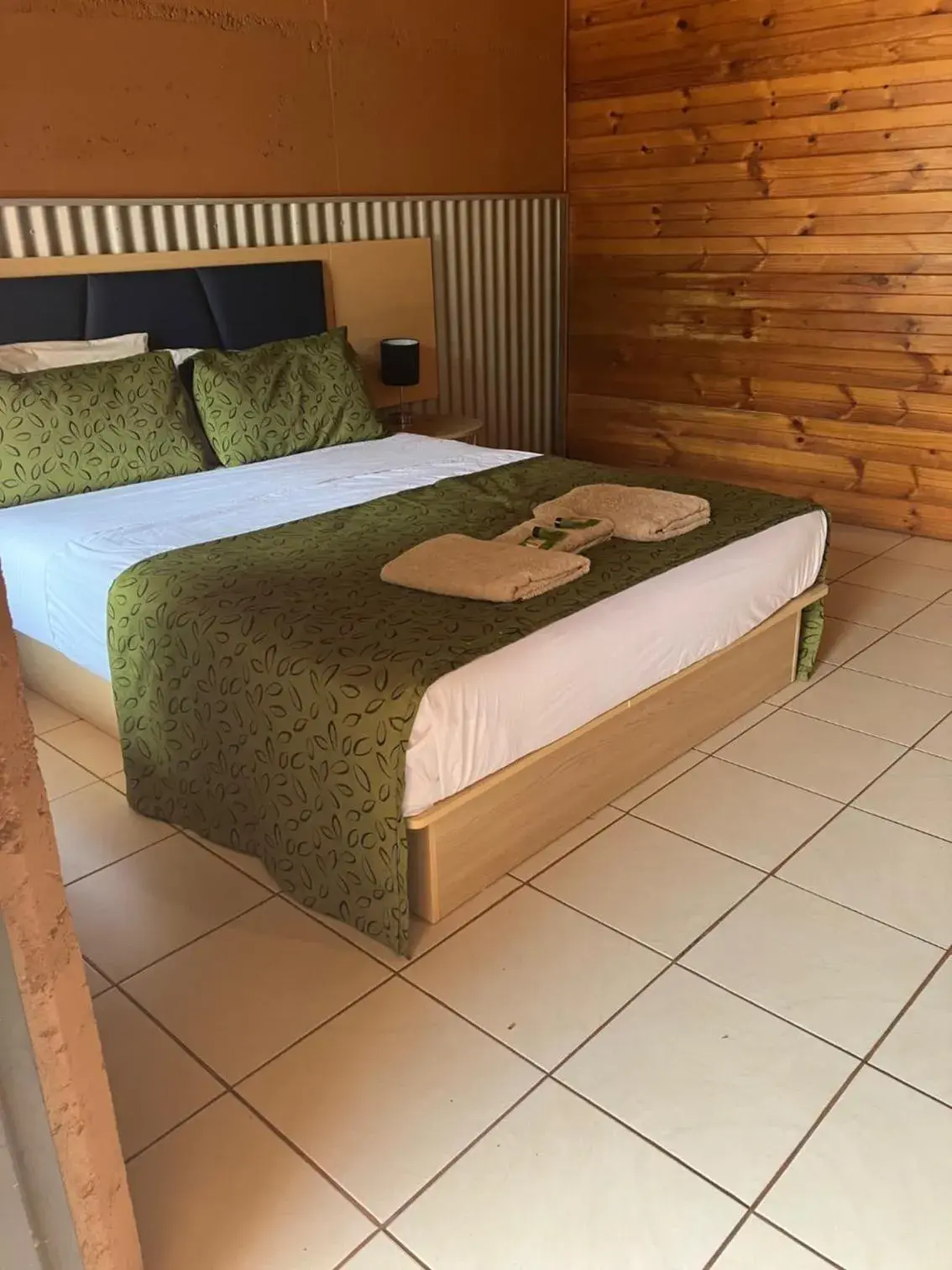 Double Room with Private Bathroom in Territory Manor Motel & Caravan Park Double Room with Private Bathroom in Territory Manor Motel & Caravan Park
