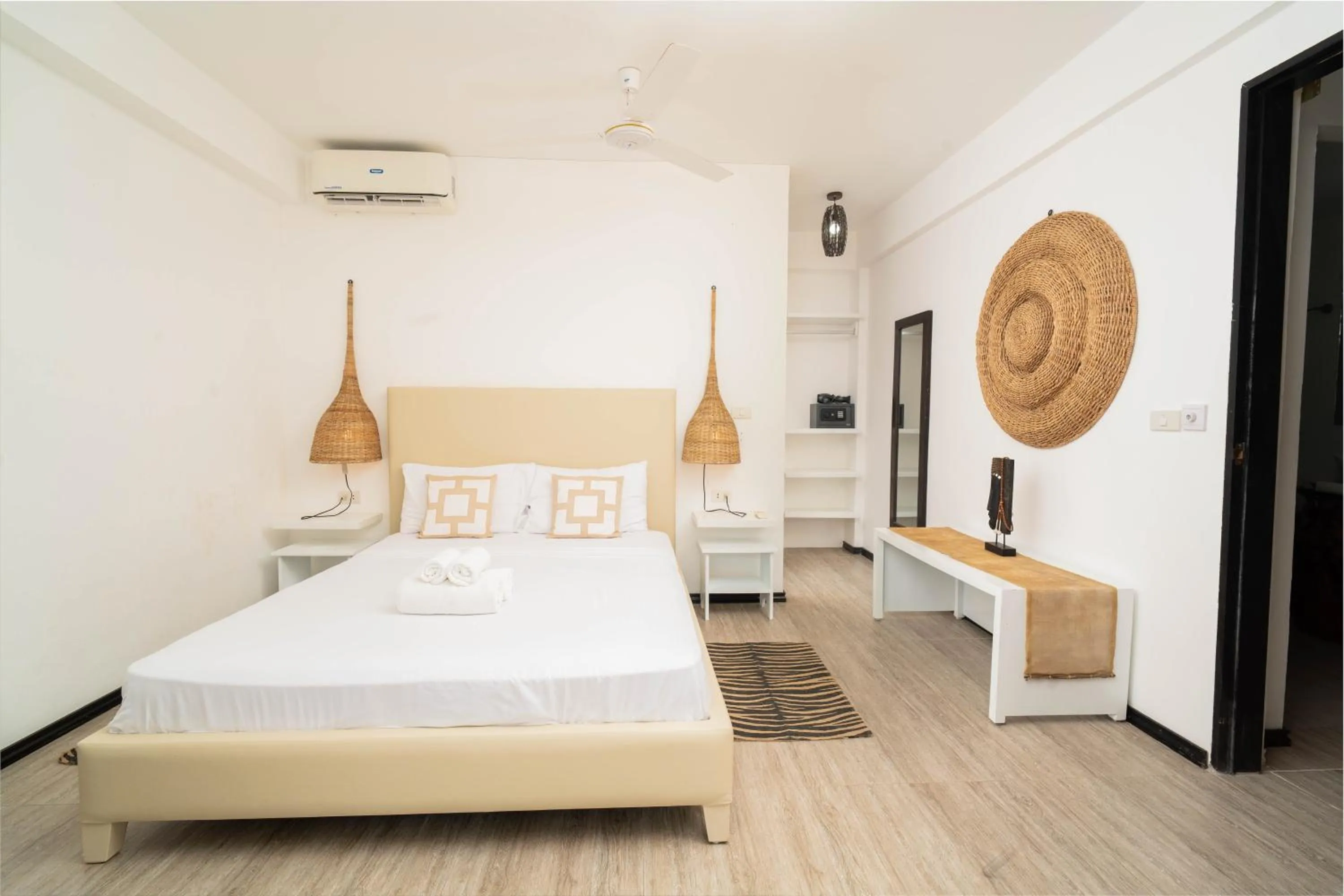 Family, Bed in Blanco Beach Resort Malapascua