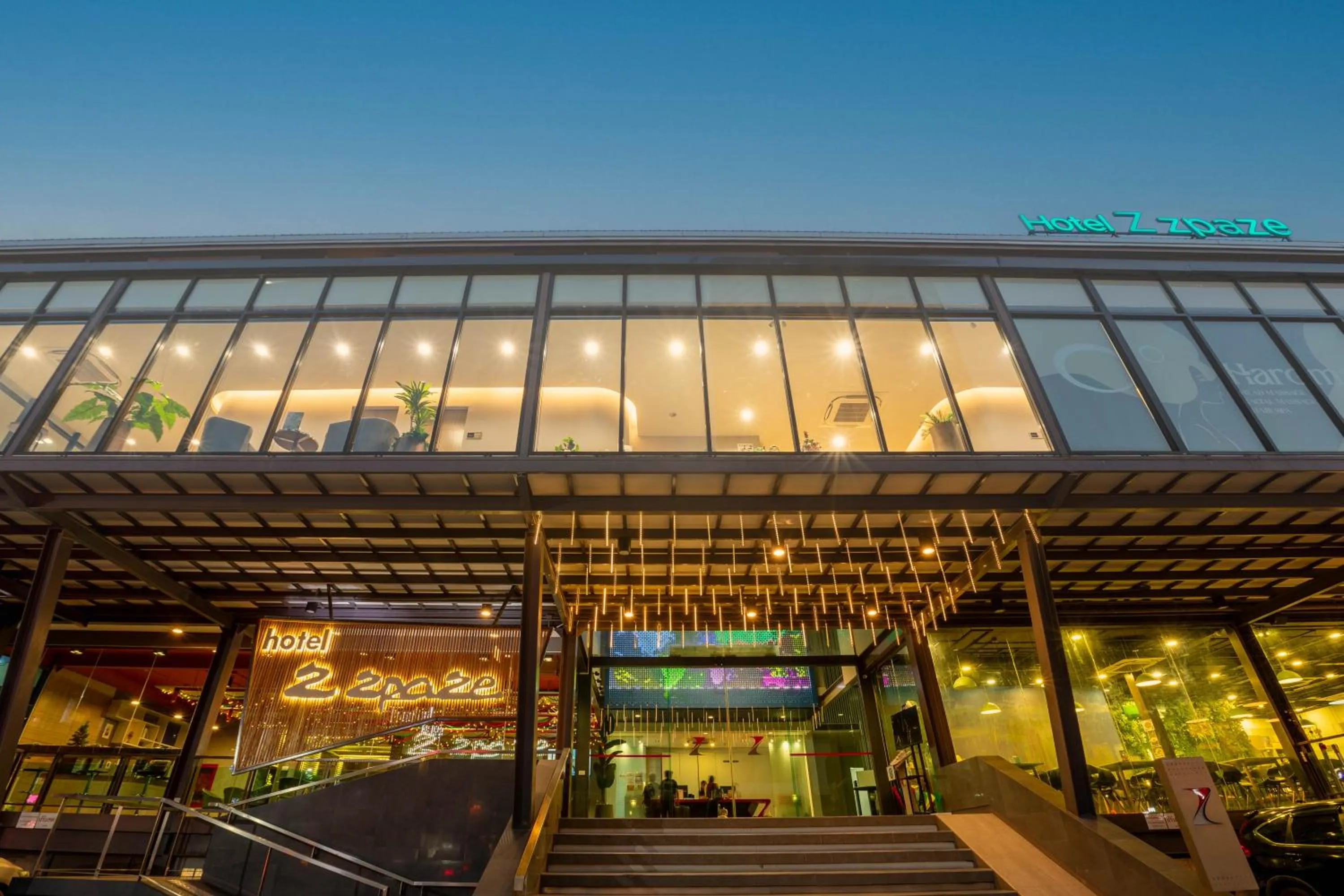 Property building in Hotel Z zpaze