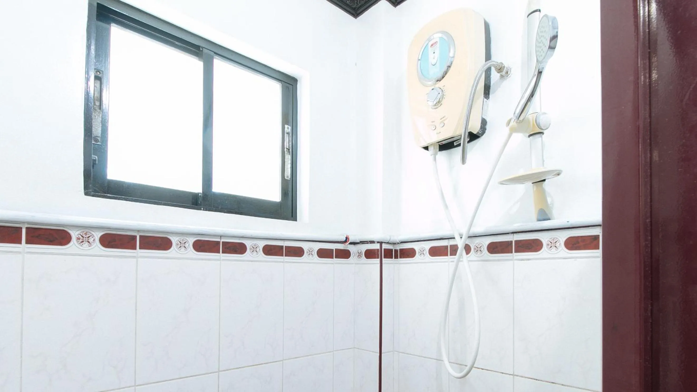 Shower in RedDoorz Plus at Villa Gloria Taguig