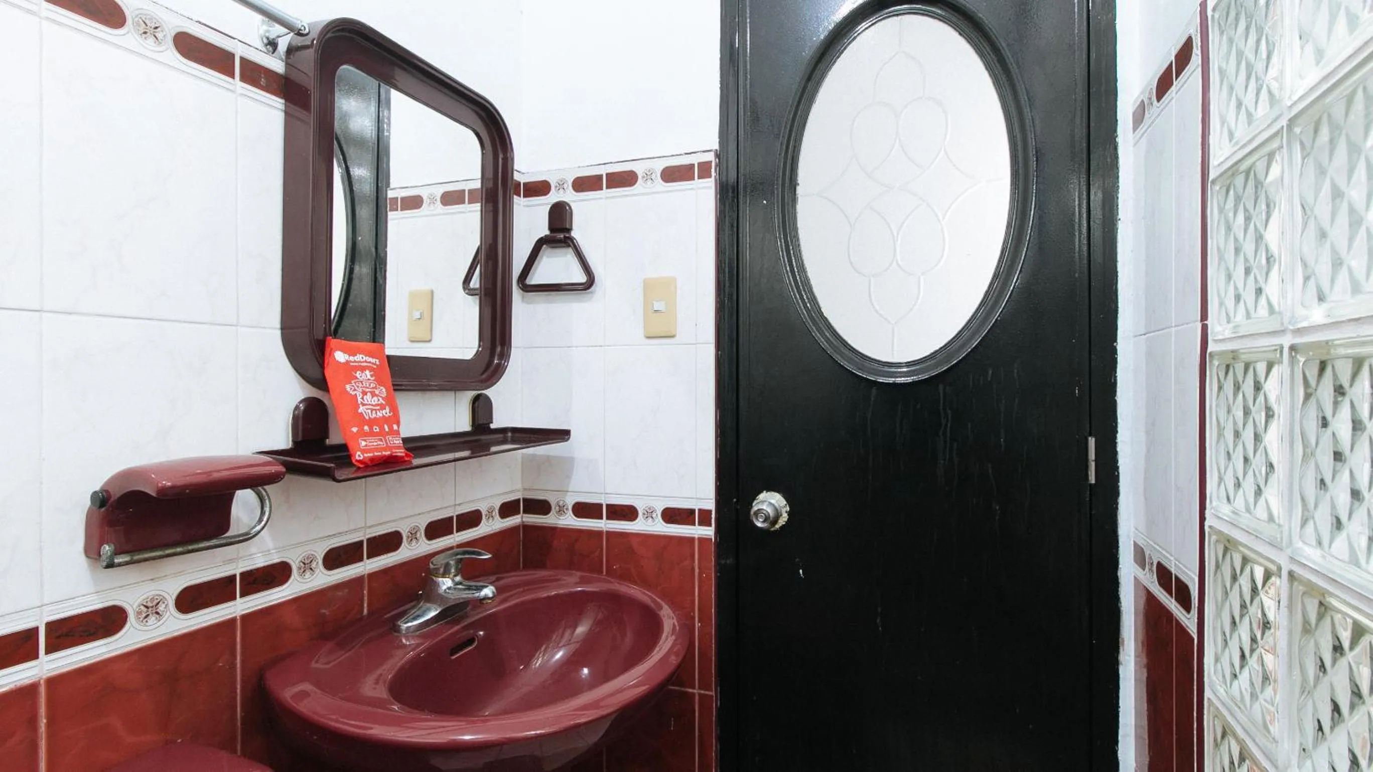 Bathroom in RedDoorz Plus at Villa Gloria Taguig