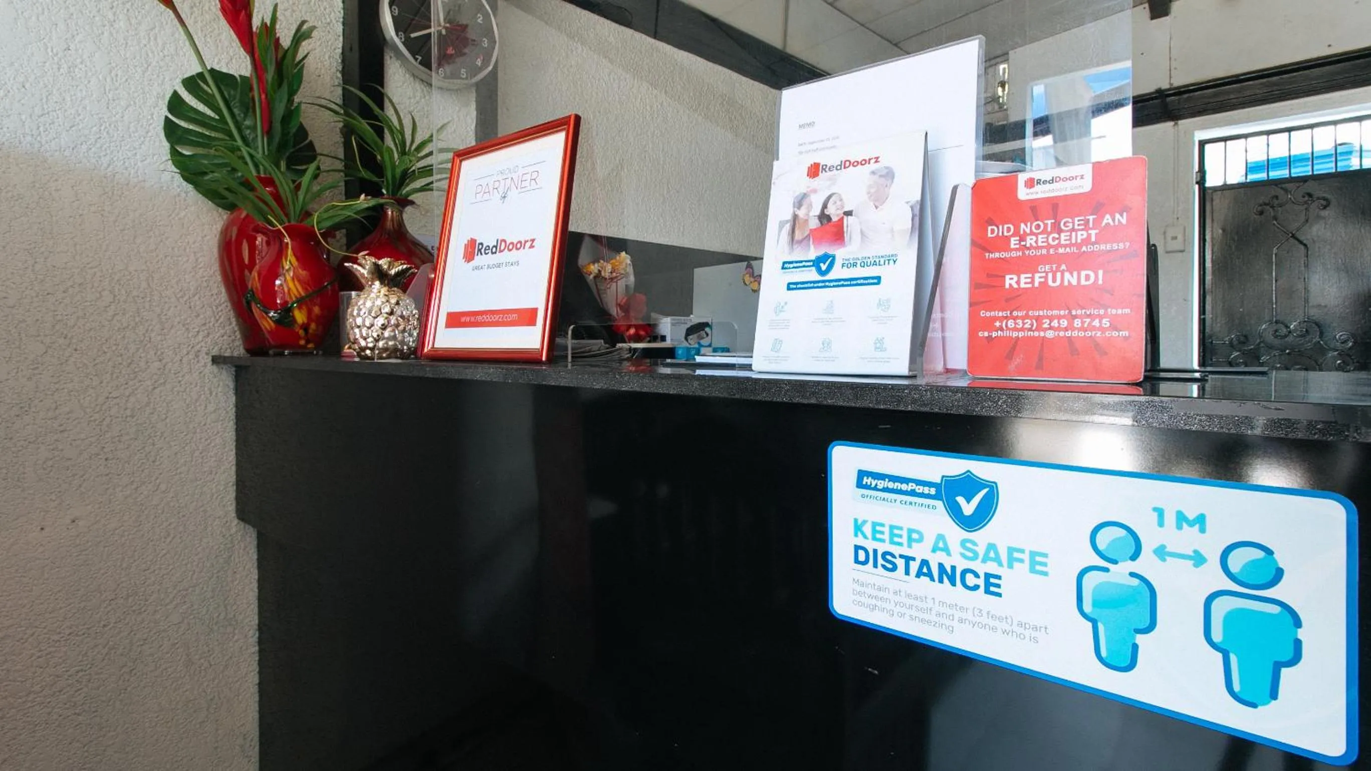 Lobby or reception in RedDoorz Plus at Villa Gloria Taguig