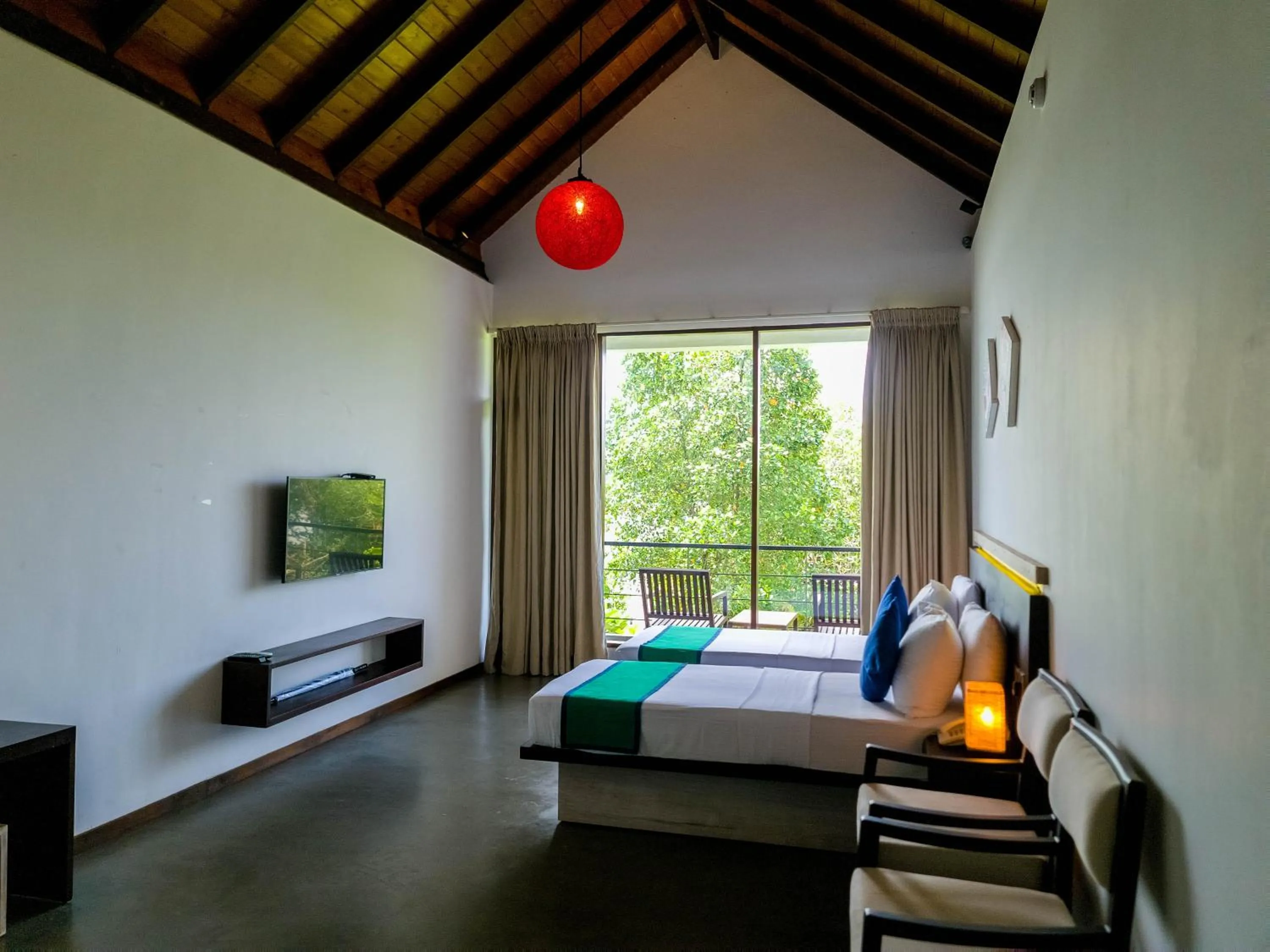 Bedroom, Bed in Moi Koggala by DBI - Free drop off to the beach